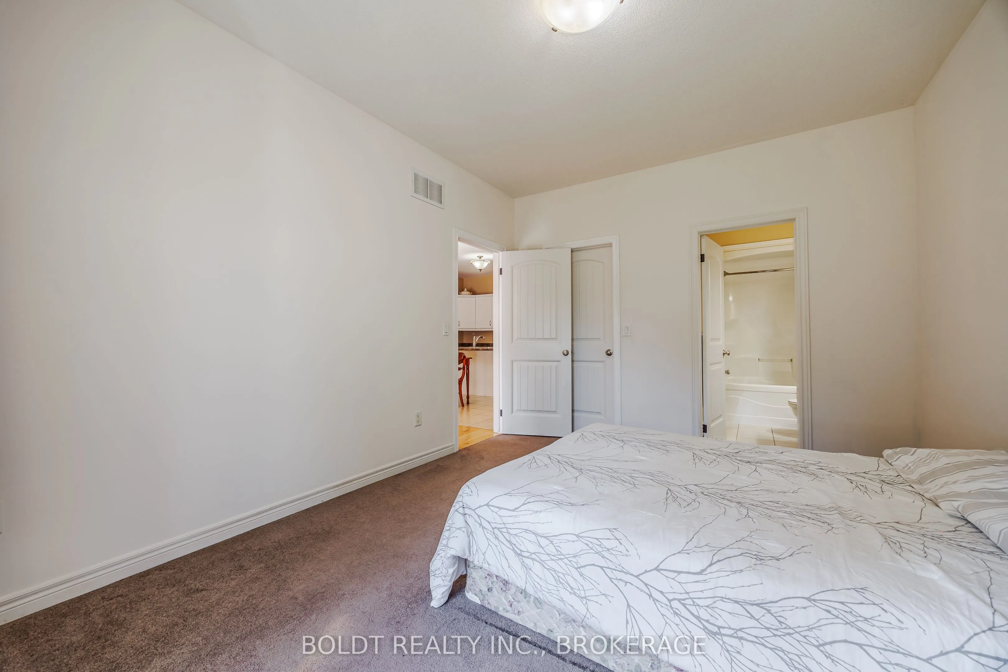 58 Videl Crescent N