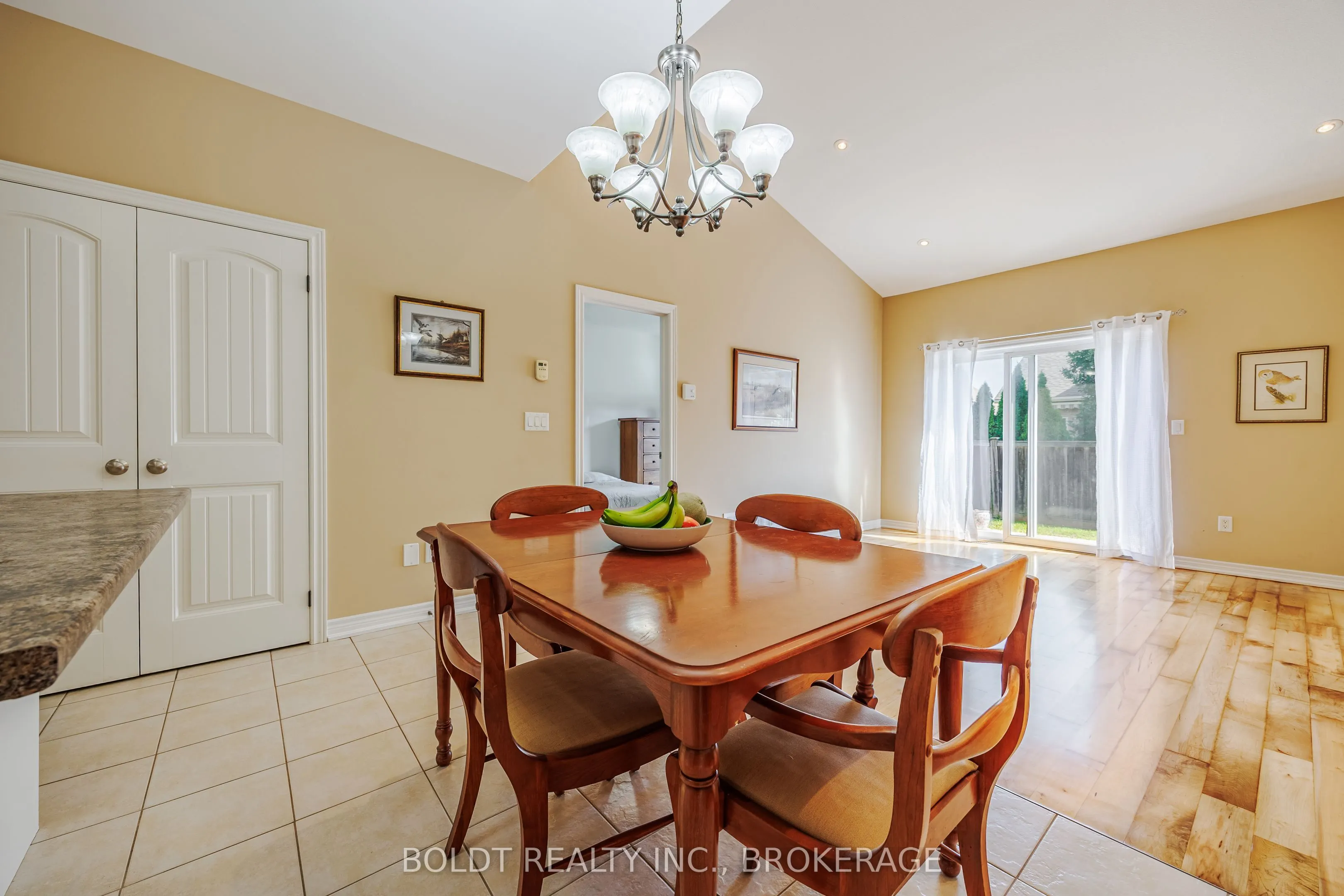 58 Videl Crescent N