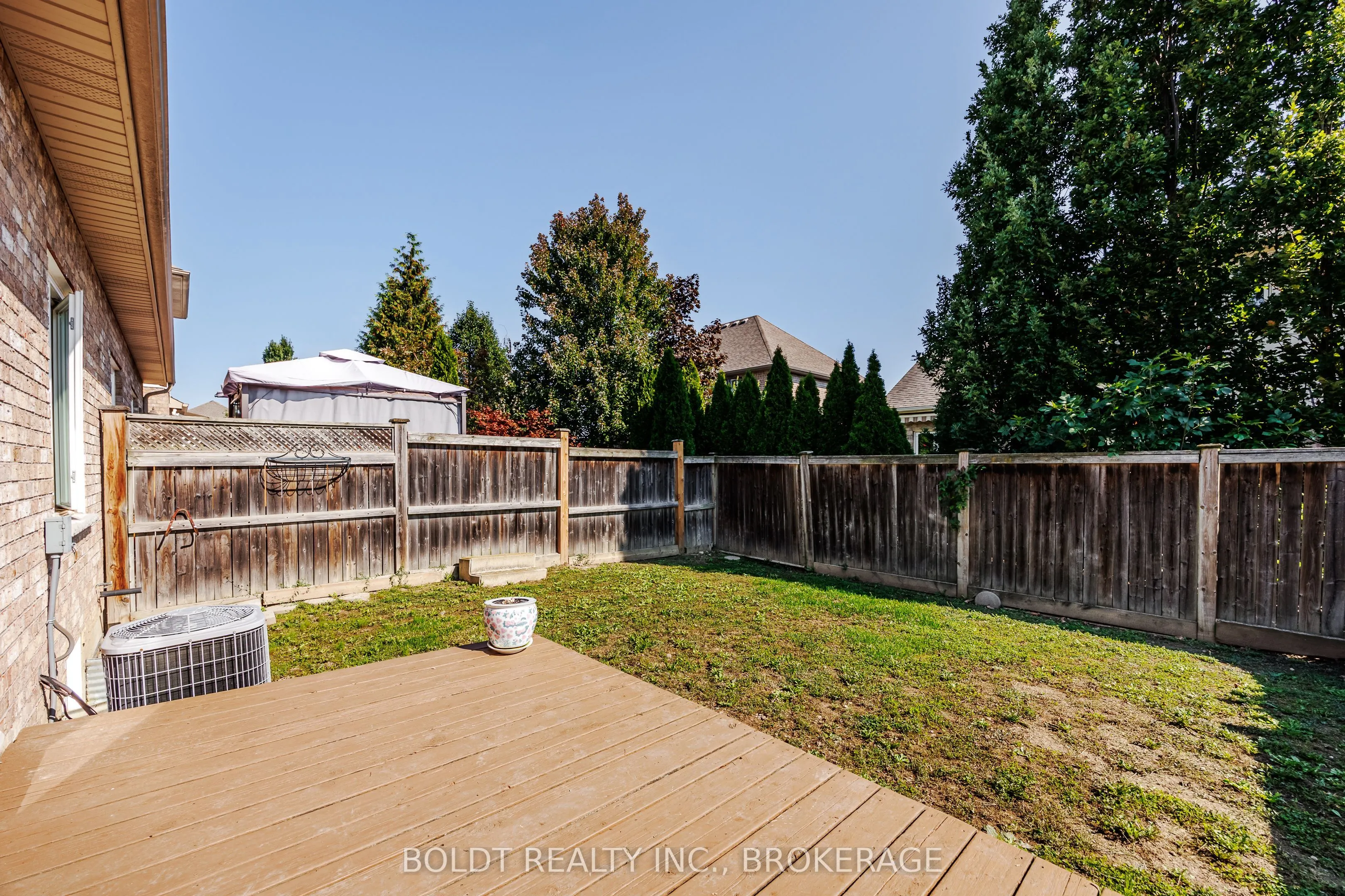 58 Videl Crescent N