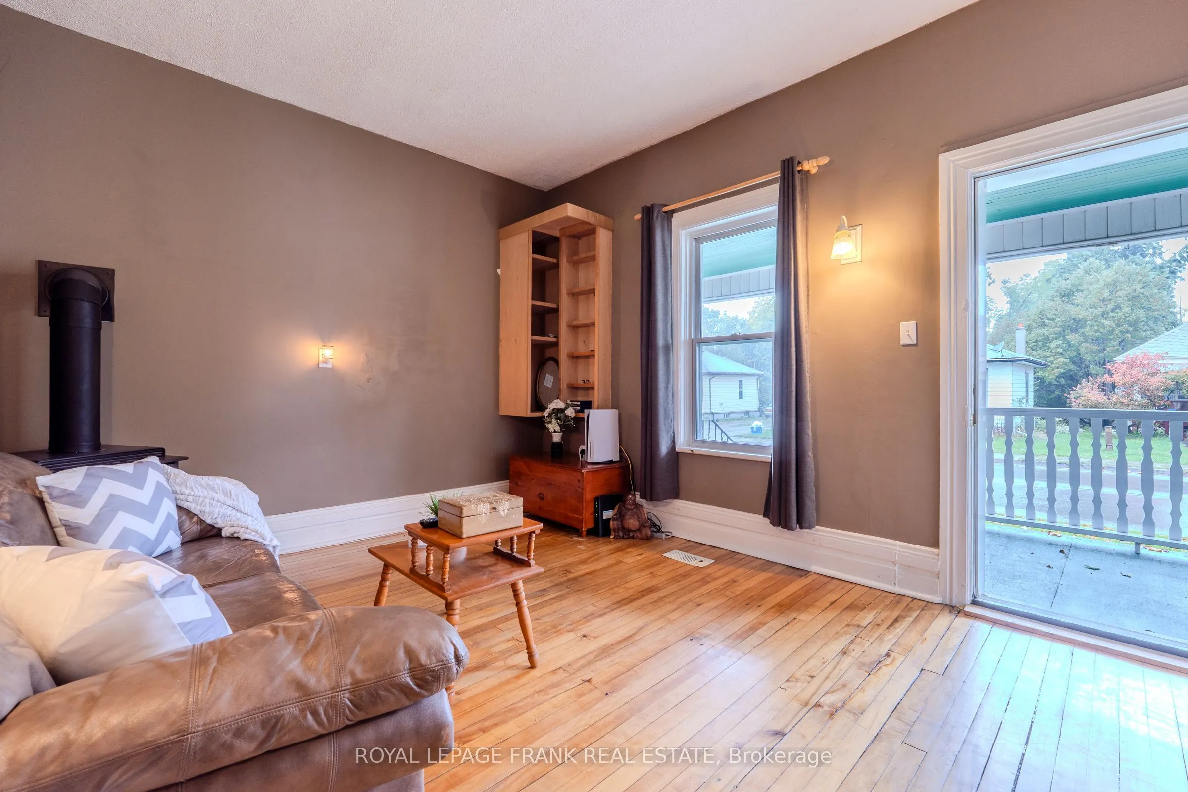 7 Durham Street W