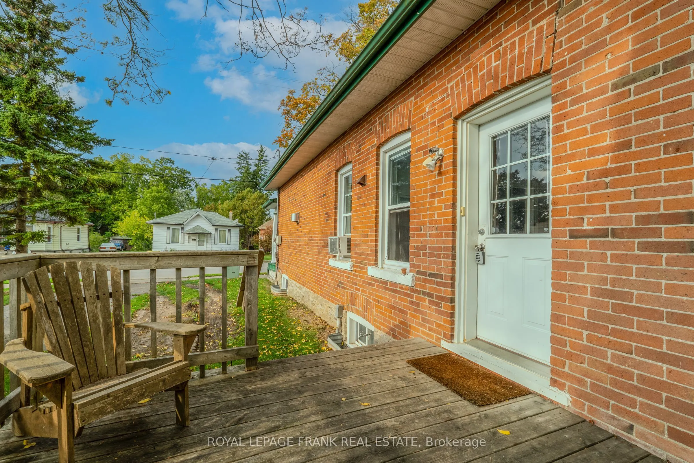 7 Durham Street W