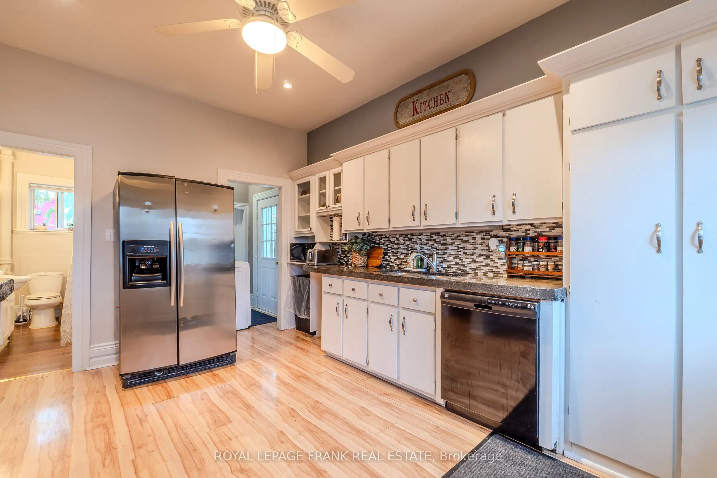 7 Durham Street W