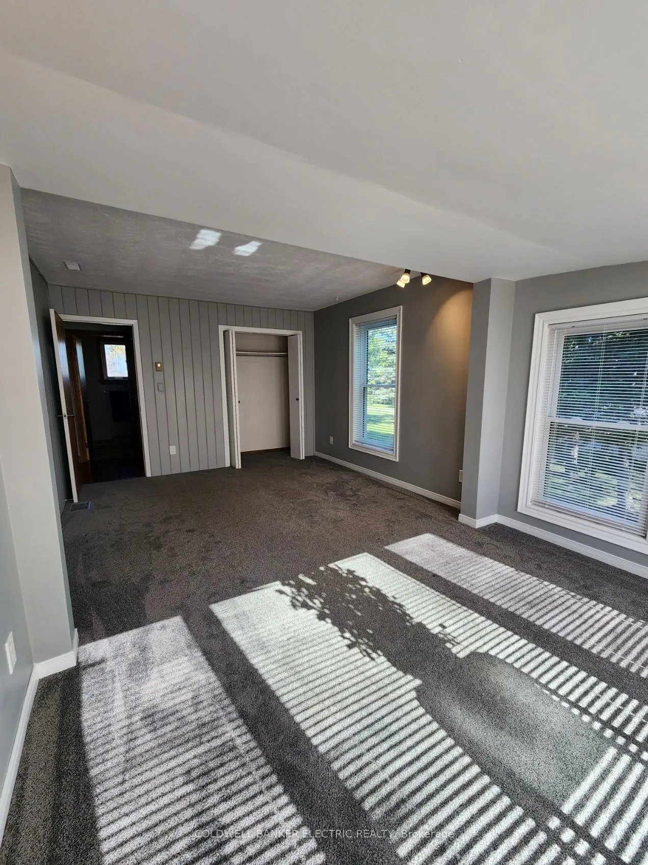 1034 Serpent Mounds Road