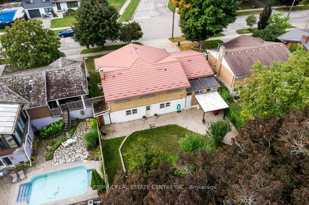 28 Meadow Crescent