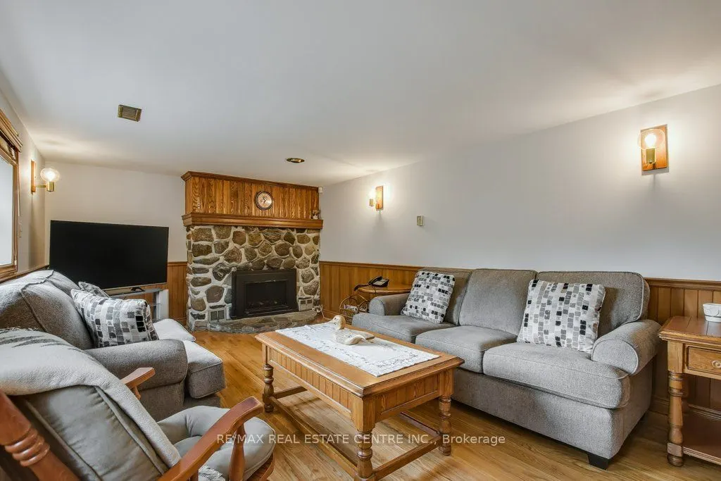 28 Meadow Crescent