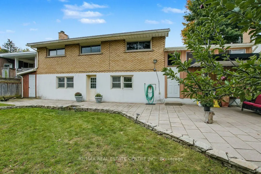28 Meadow Crescent