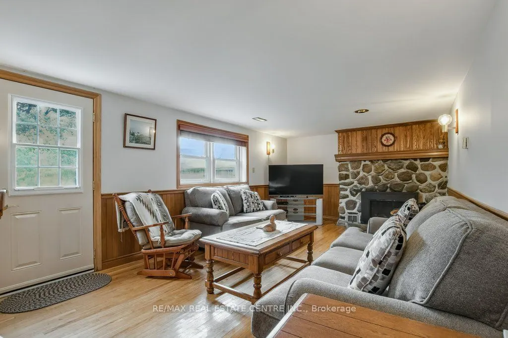 28 Meadow Crescent