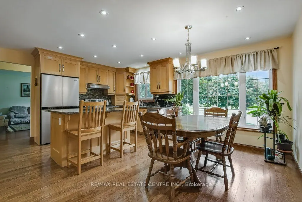 28 Meadow Crescent