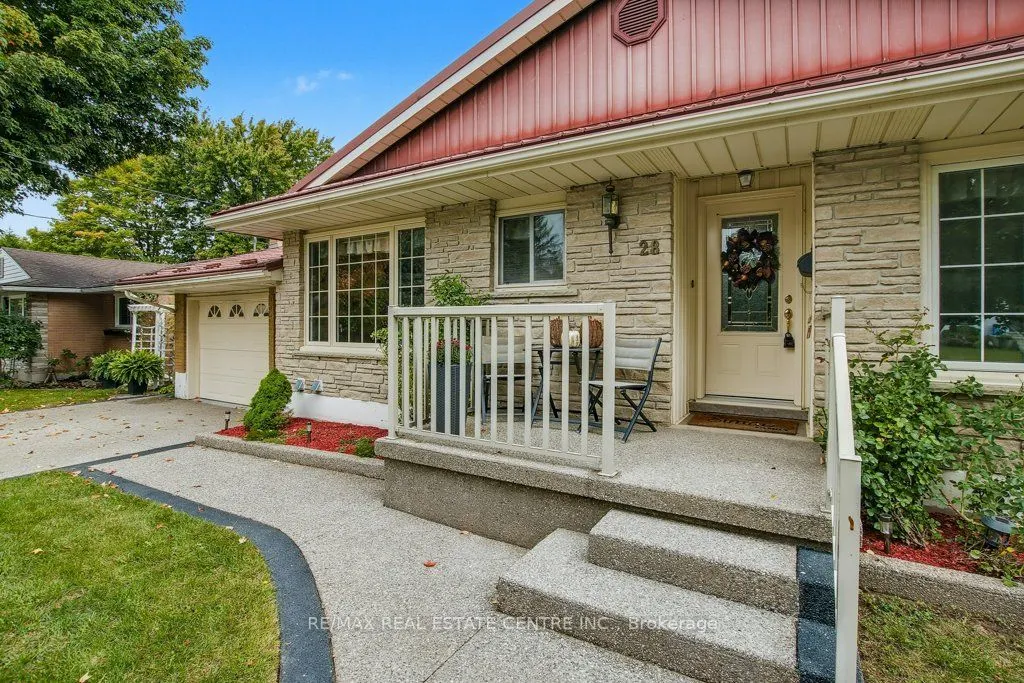 28 Meadow Crescent