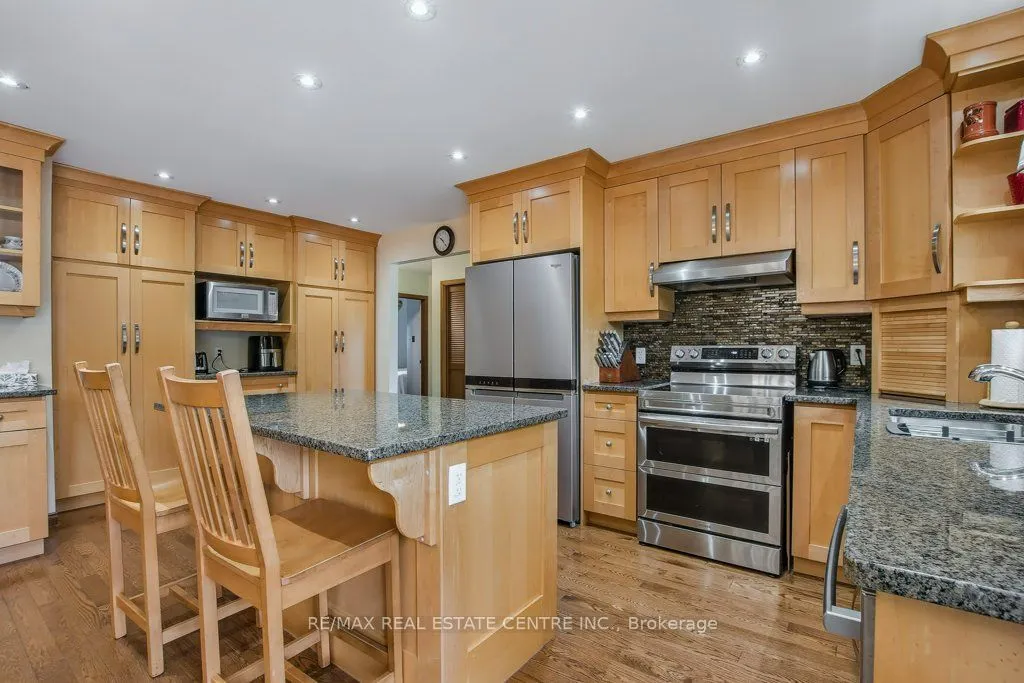 28 Meadow Crescent