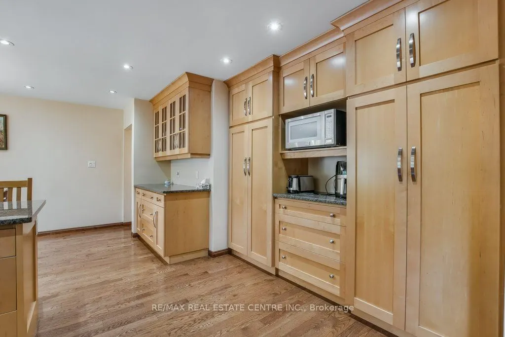 28 Meadow Crescent
