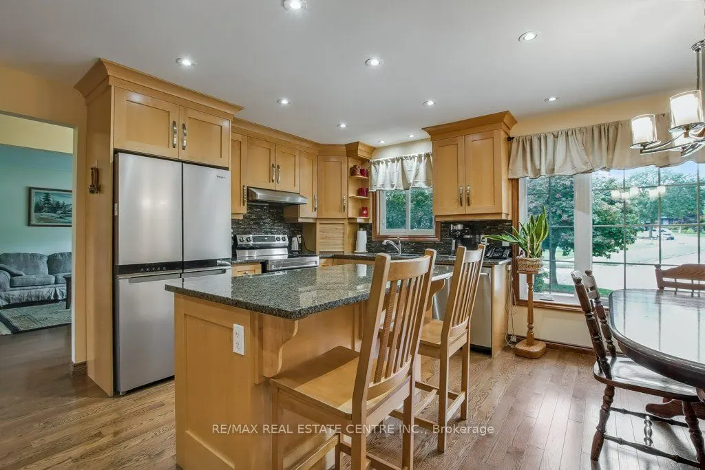 28 Meadow Crescent