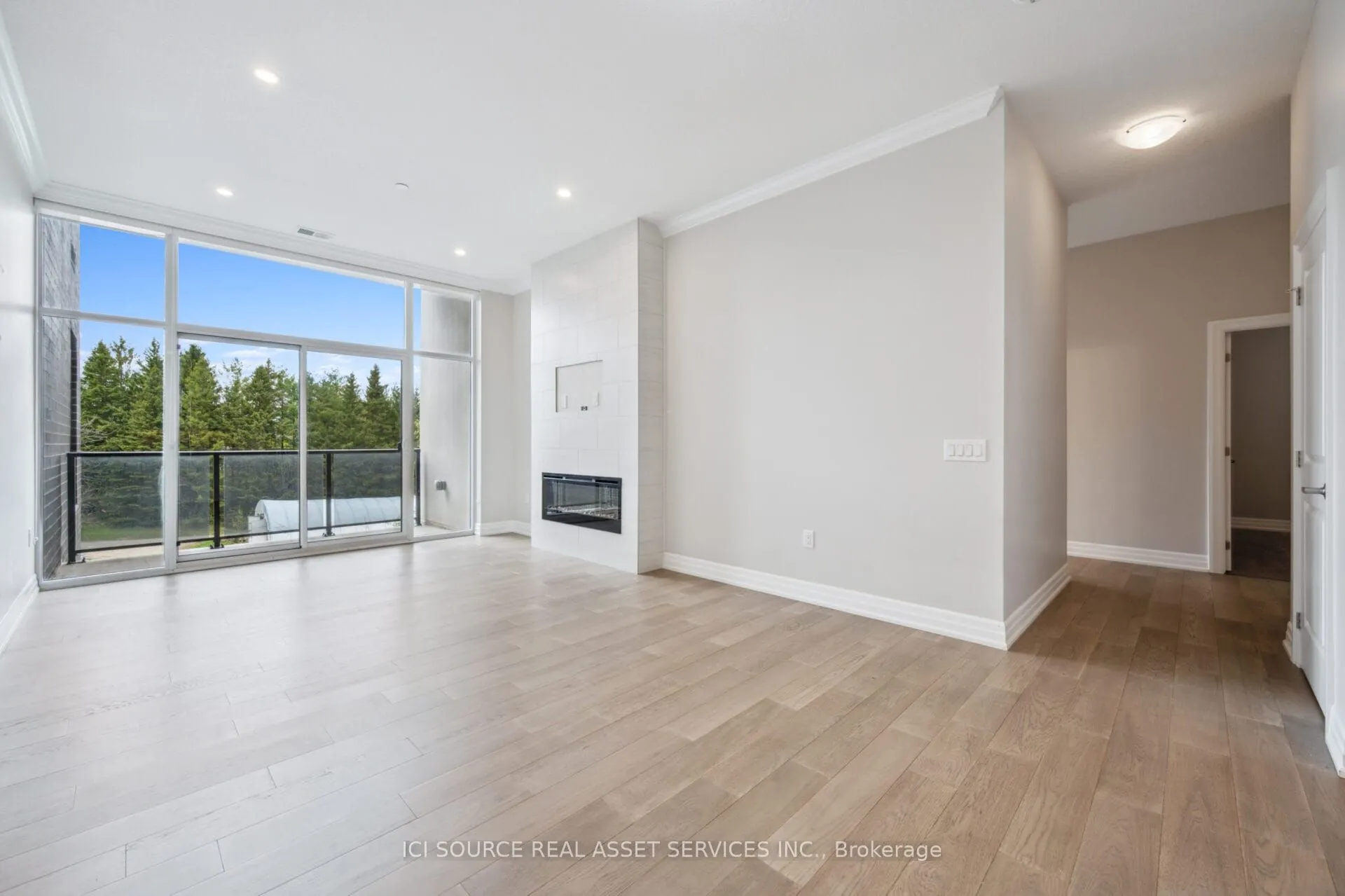 1880 Gordon Street, #208