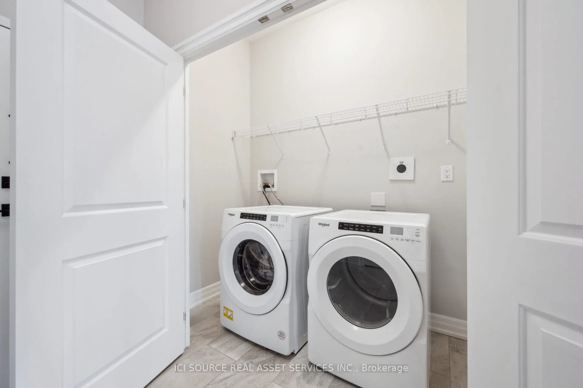 1880 Gordon Street, #208