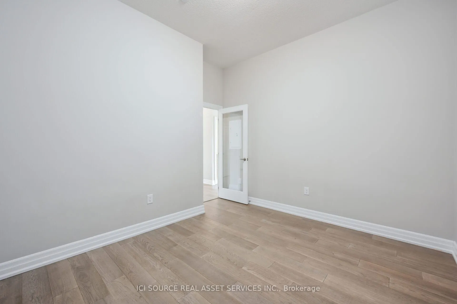 1880 Gordon Street, #208