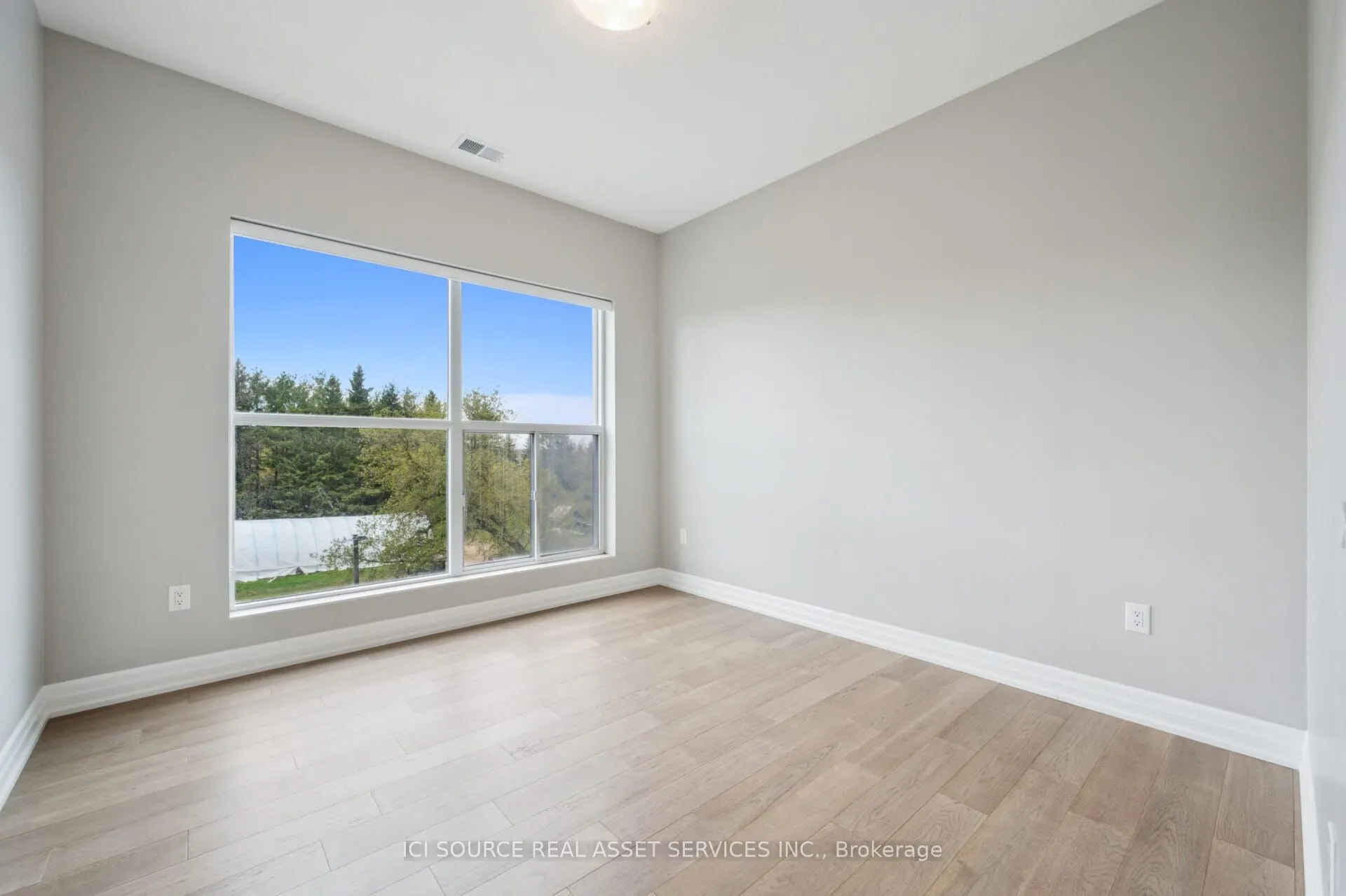 1880 Gordon Street, #208