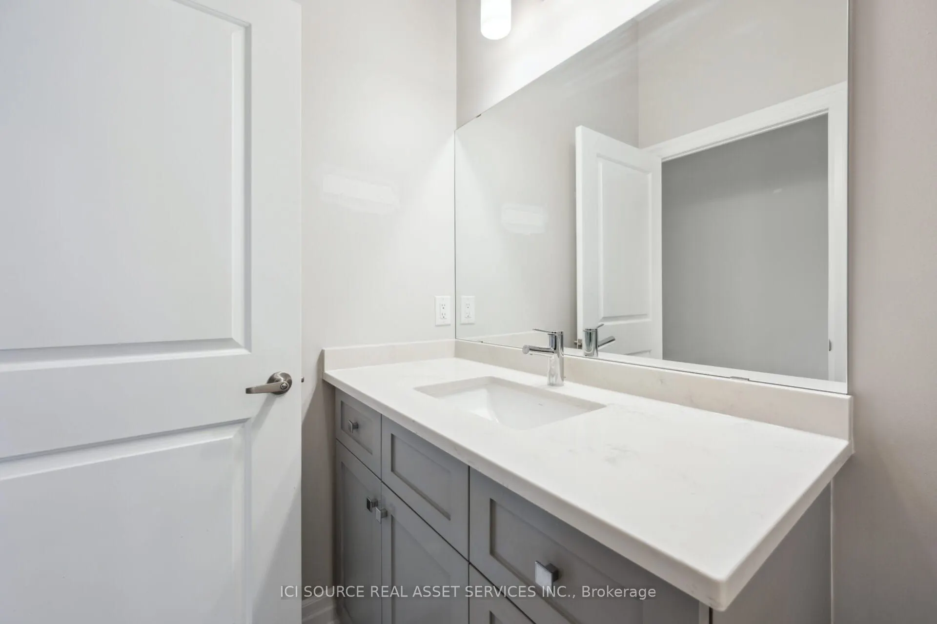 1880 Gordon Street, #208
