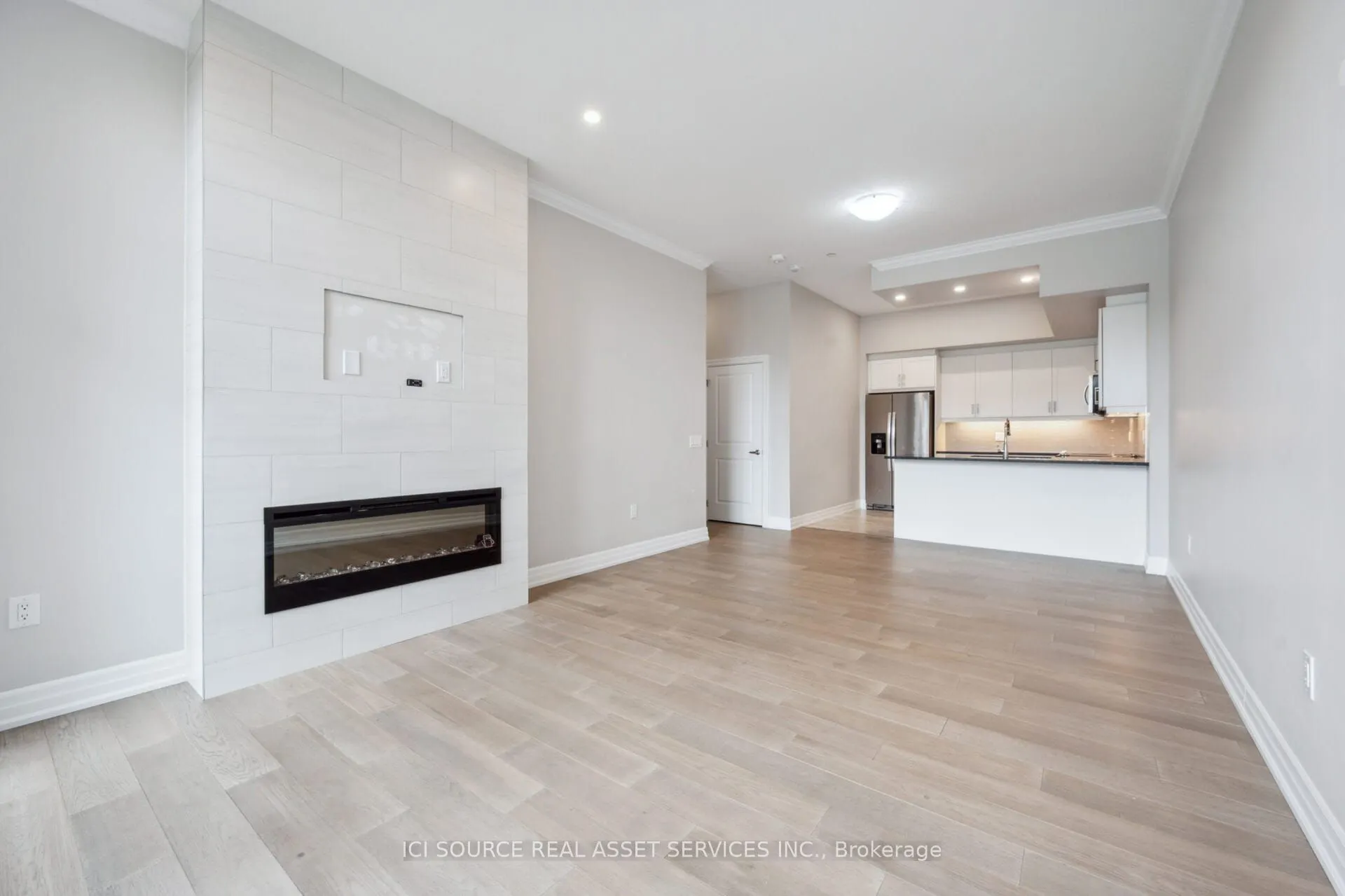 1880 Gordon Street, #208