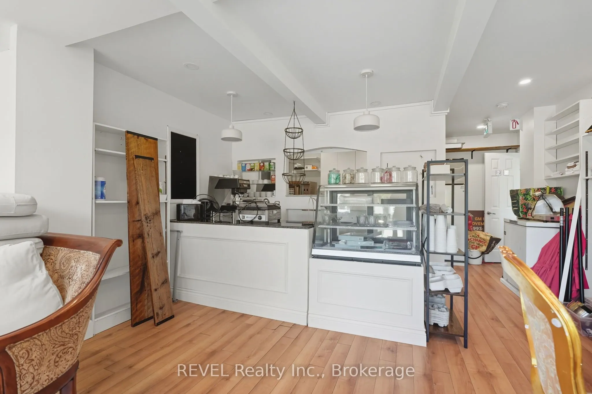 250 Ridge Road N