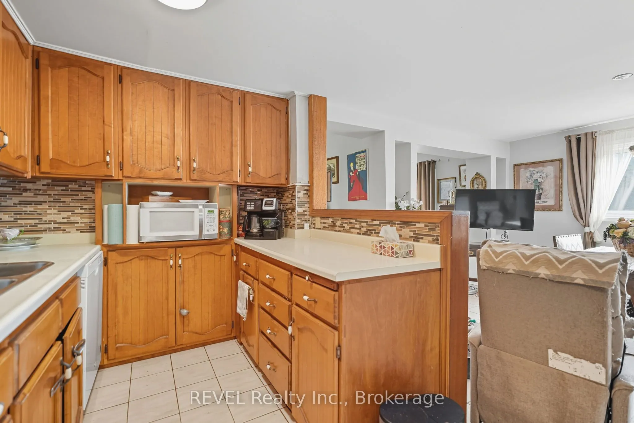 250 Ridge Road N