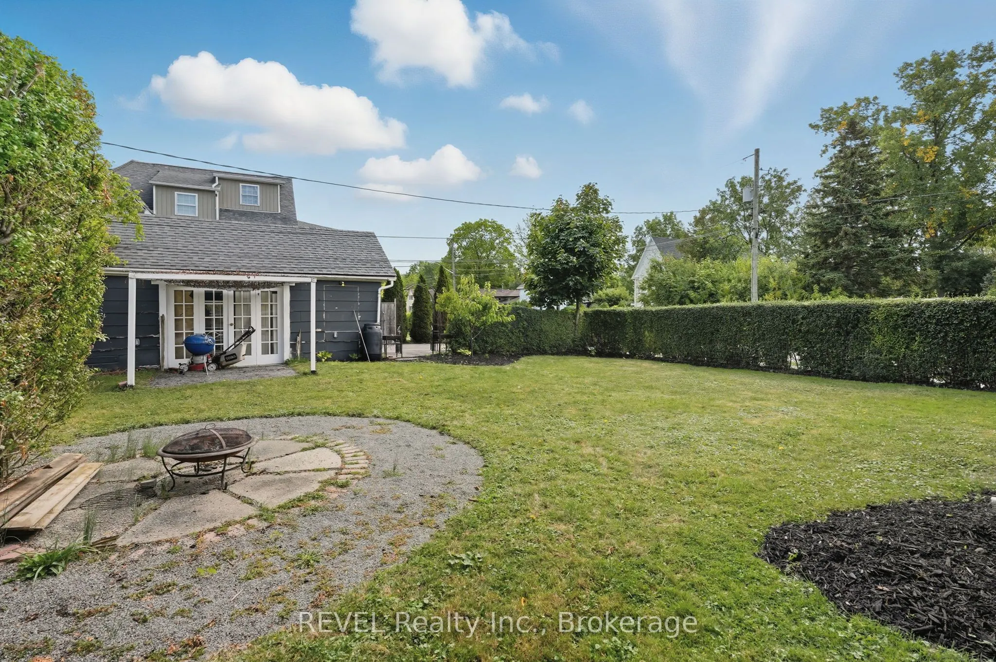 250 Ridge Road N