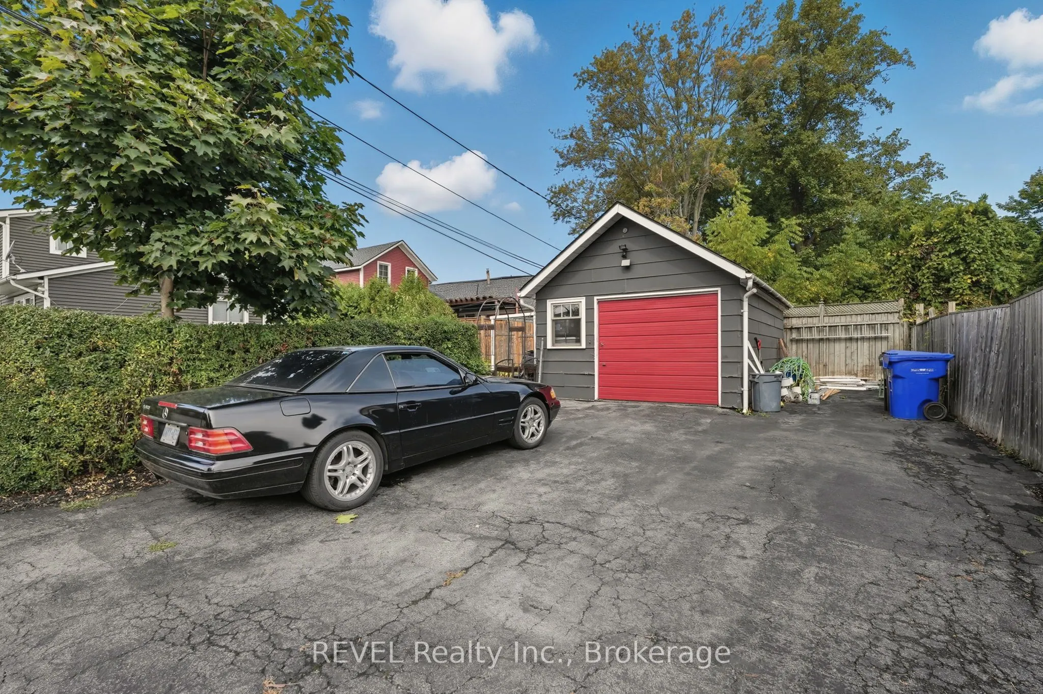 250 Ridge Road N