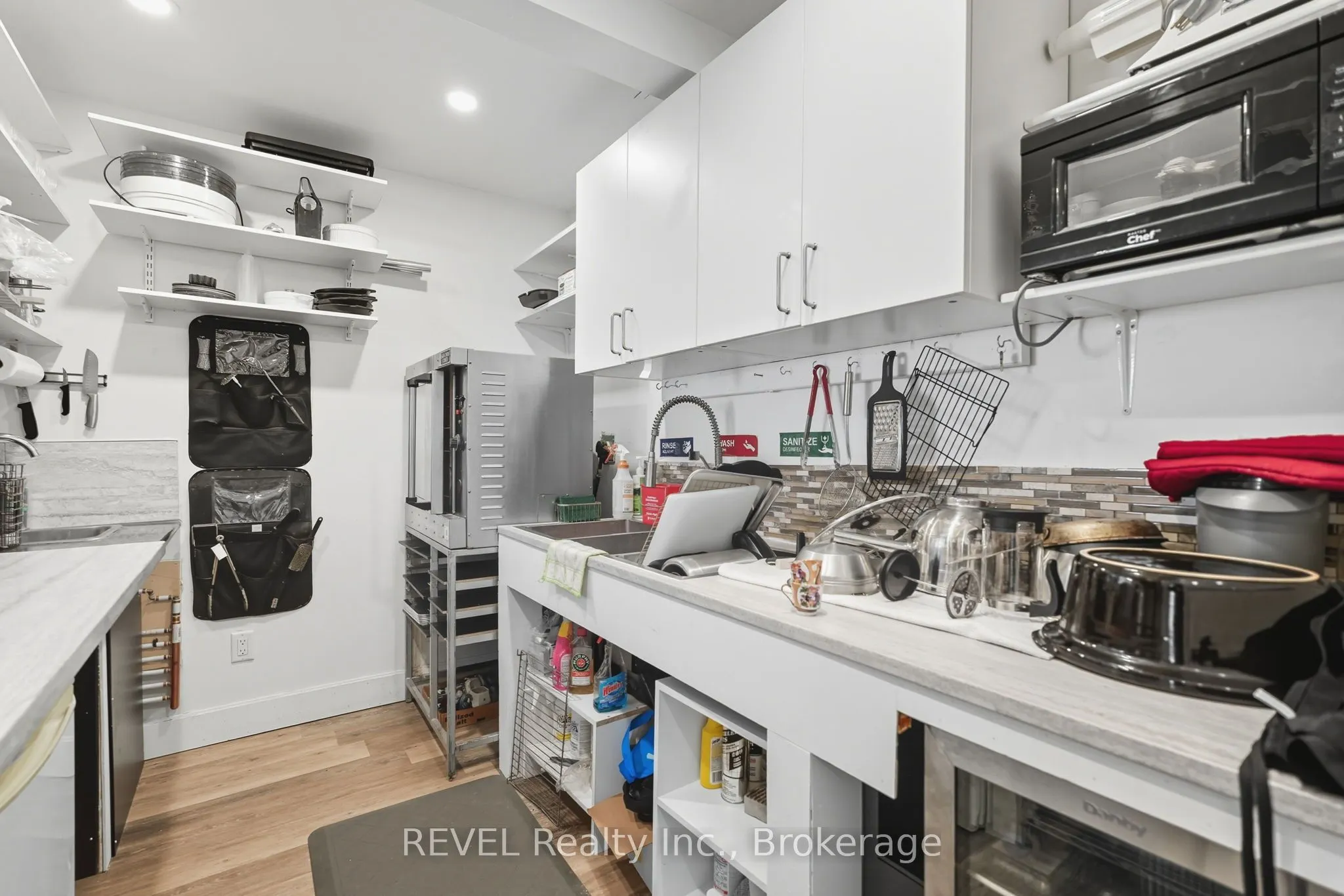 250 Ridge Road N
