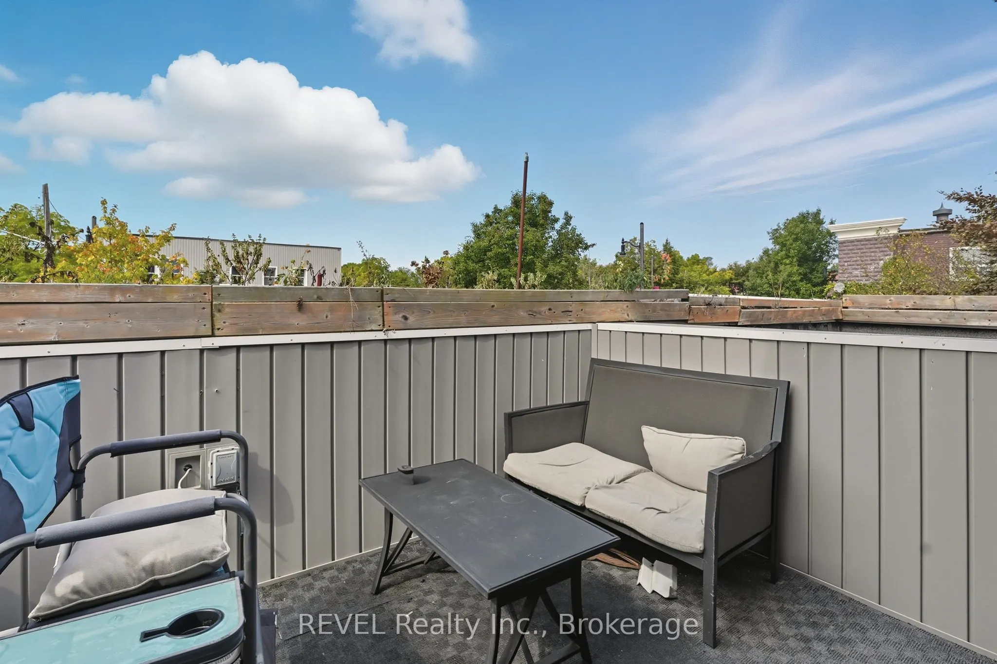 250 Ridge Road N