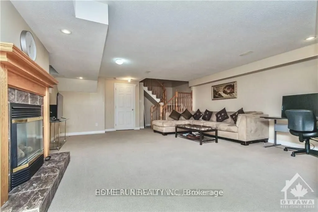 517 Devonwood Circle