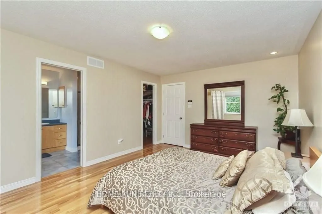 517 Devonwood Circle