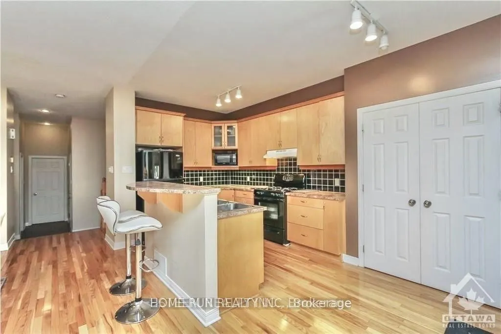 517 Devonwood Circle