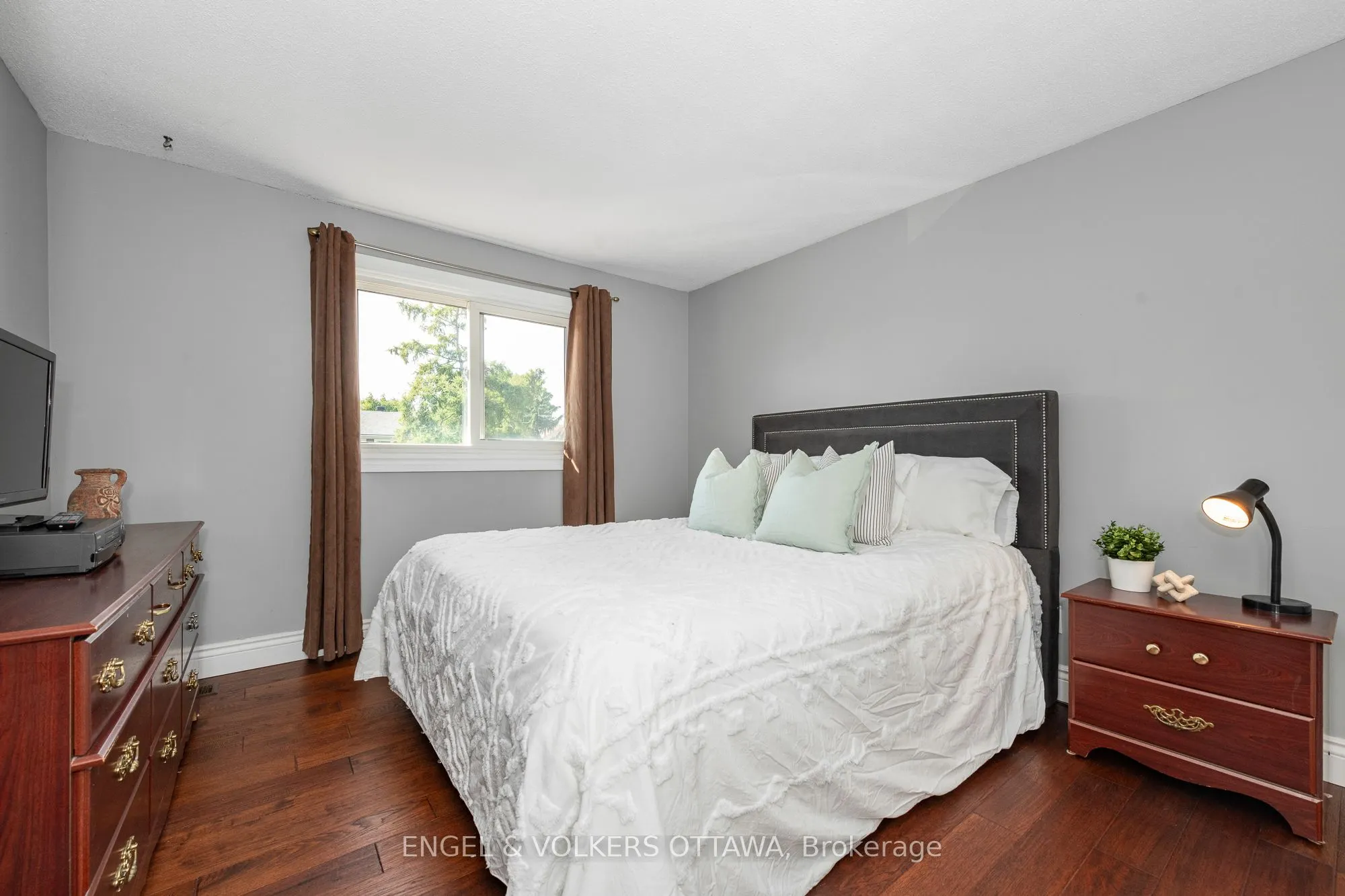 20 Falk Avenue