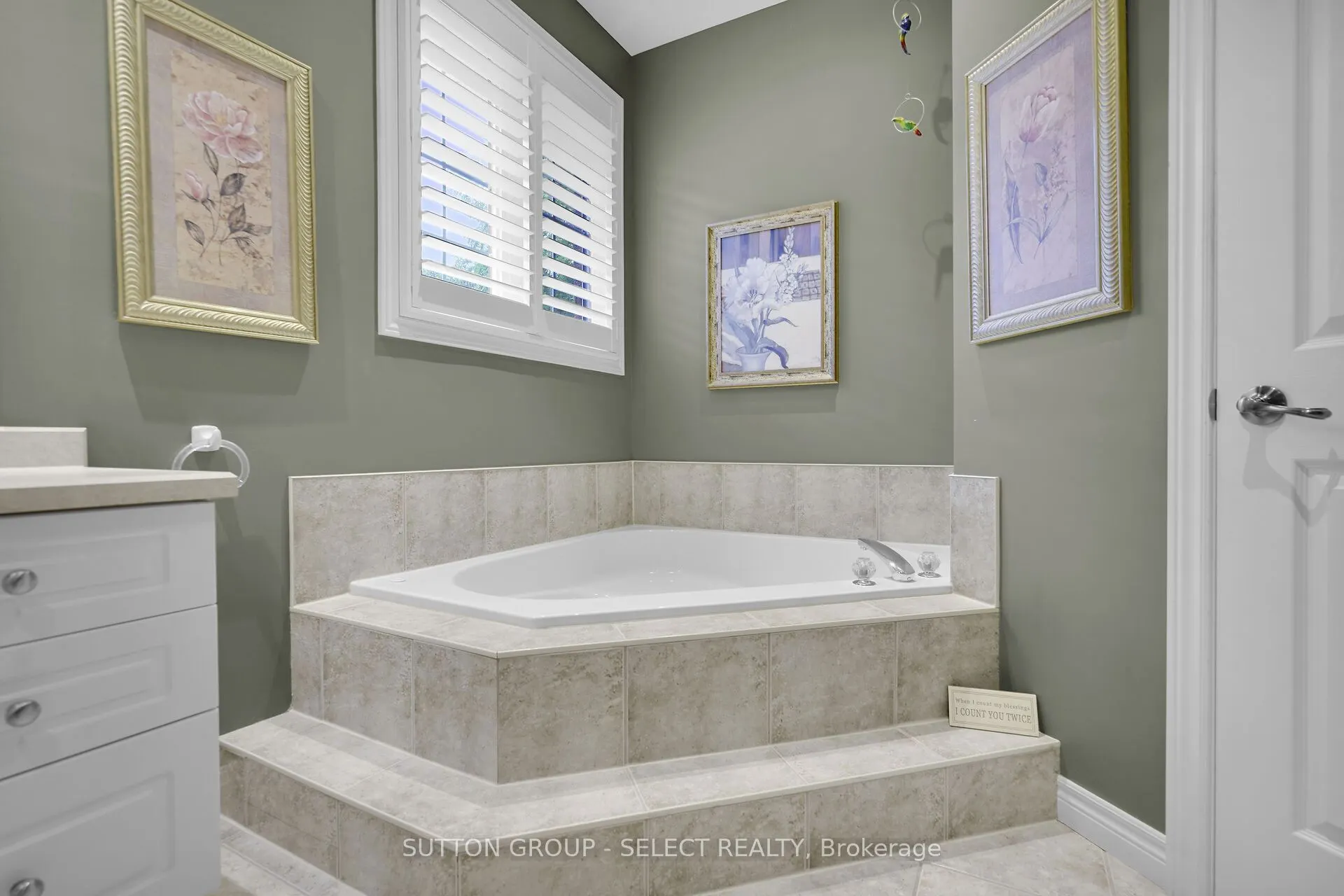 115 Glenwood Drive, #7