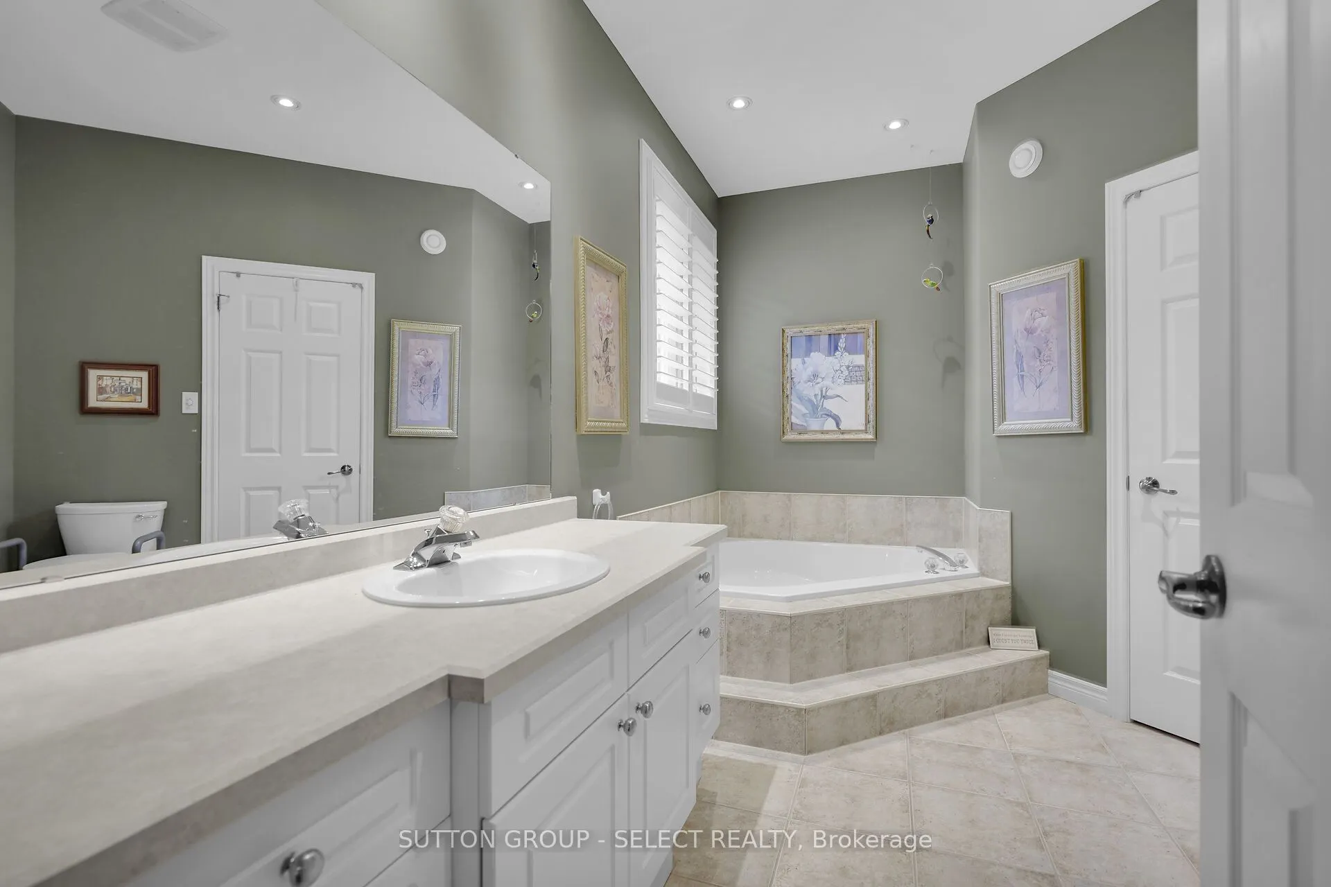 115 Glenwood Drive, #7