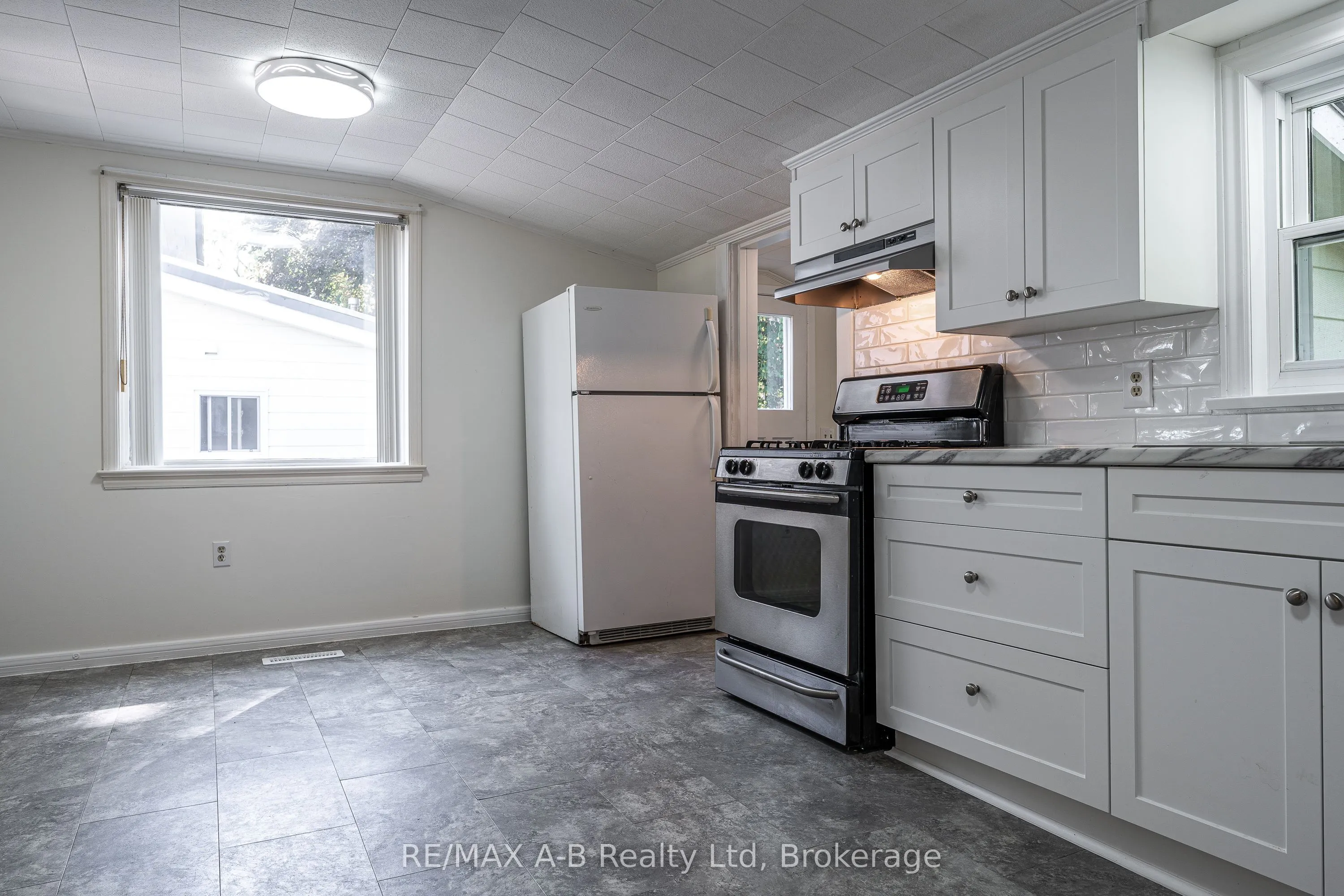 146 Church Street N