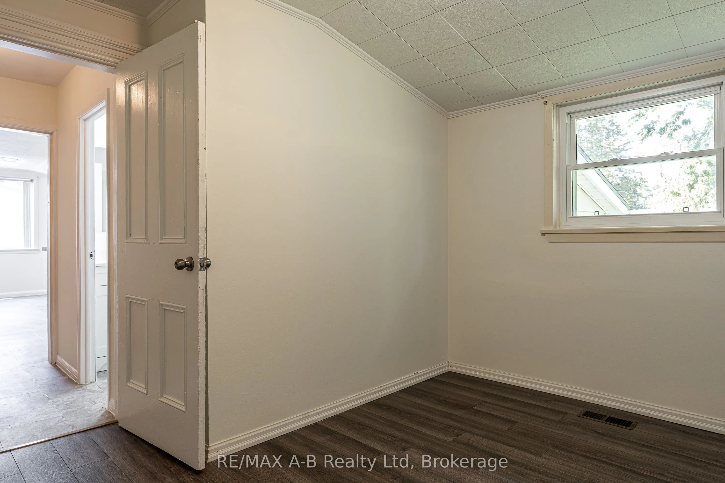 146 Church Street N