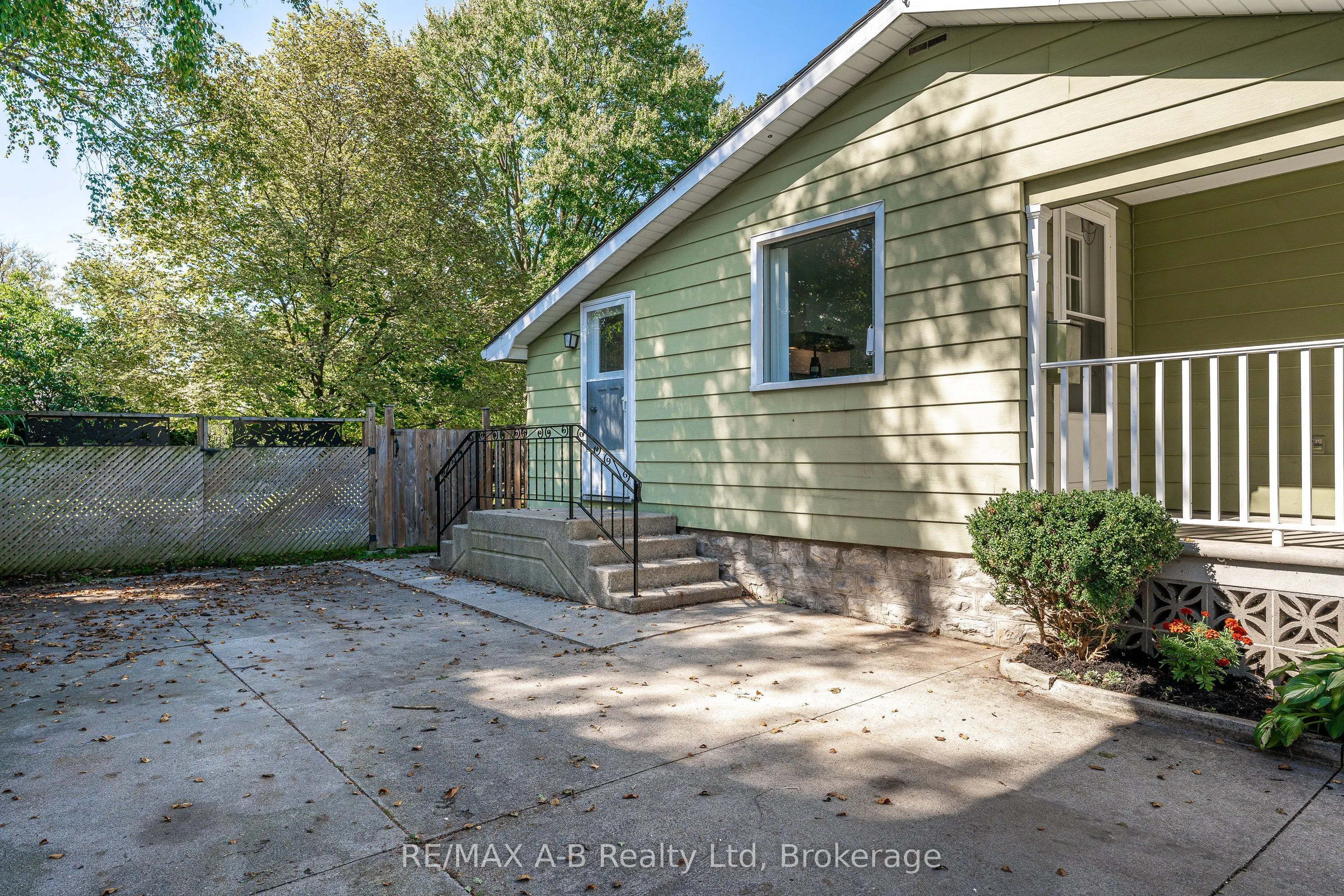 146 Church Street N