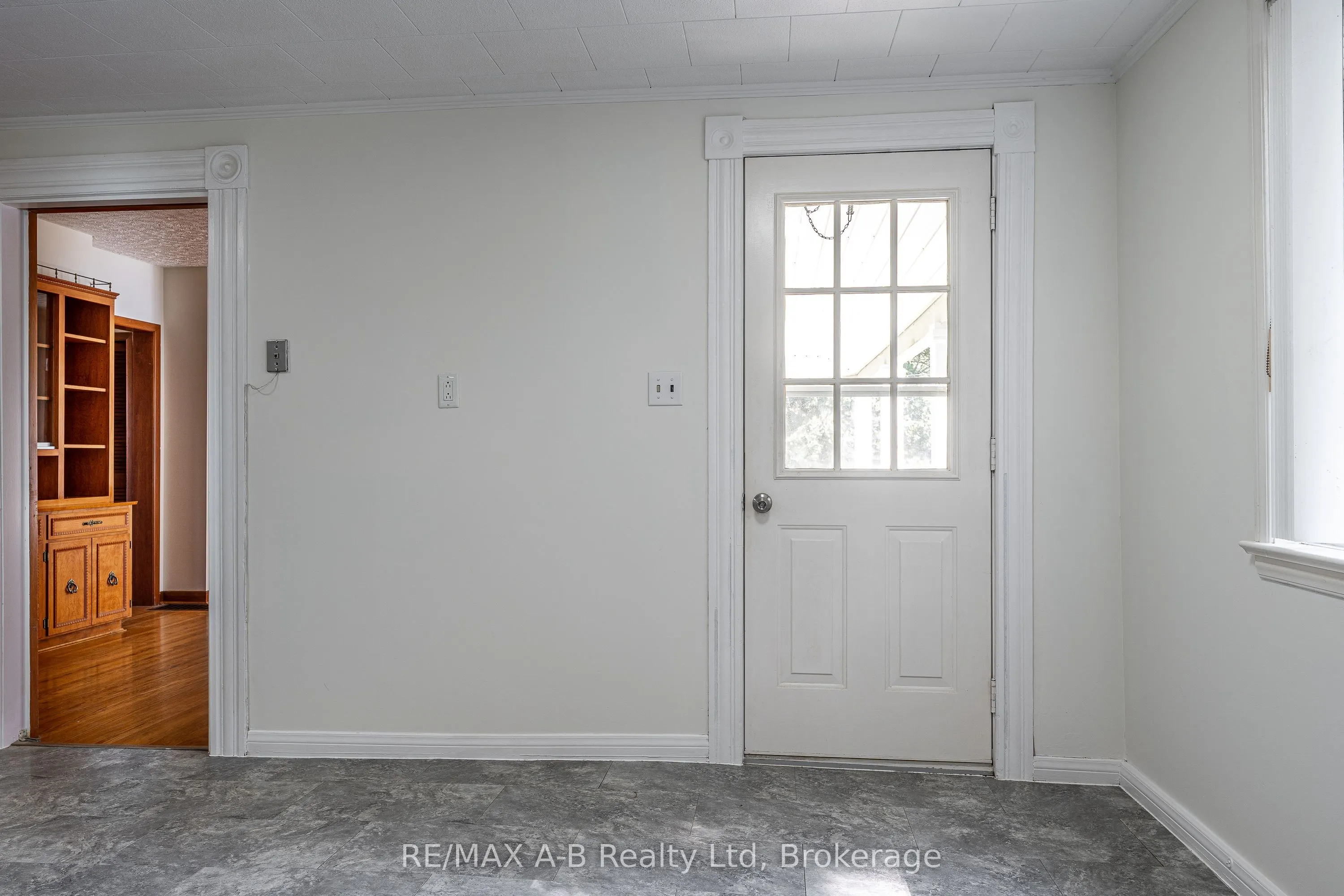 146 Church Street N