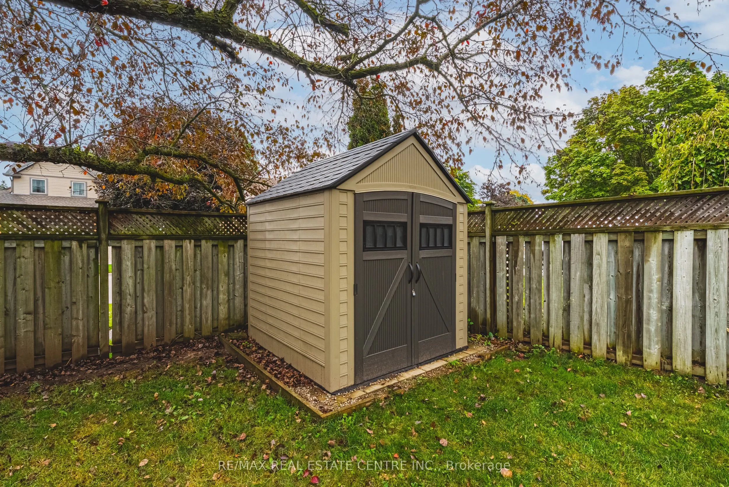 35 Cowan Boulevard