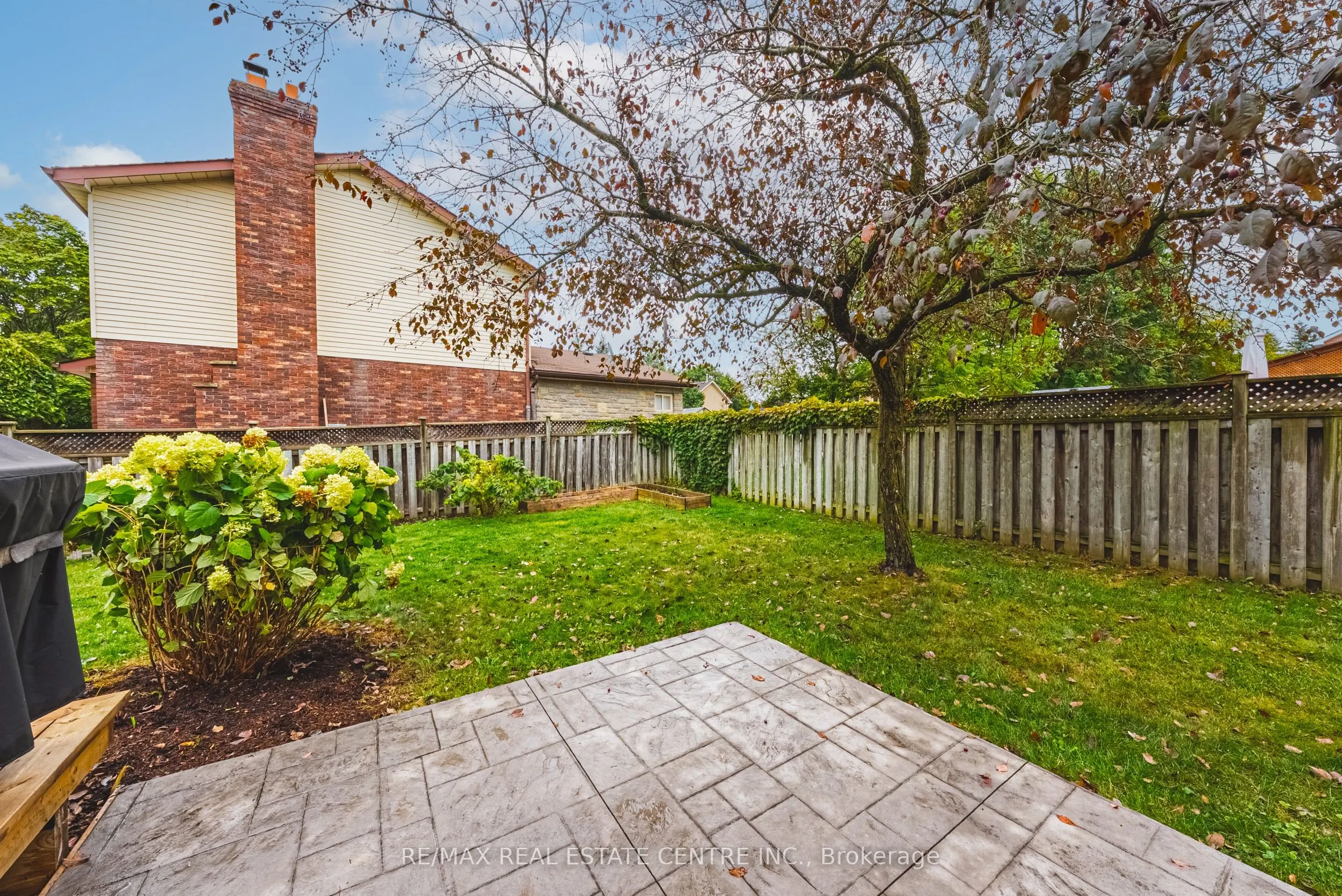 35 Cowan Boulevard