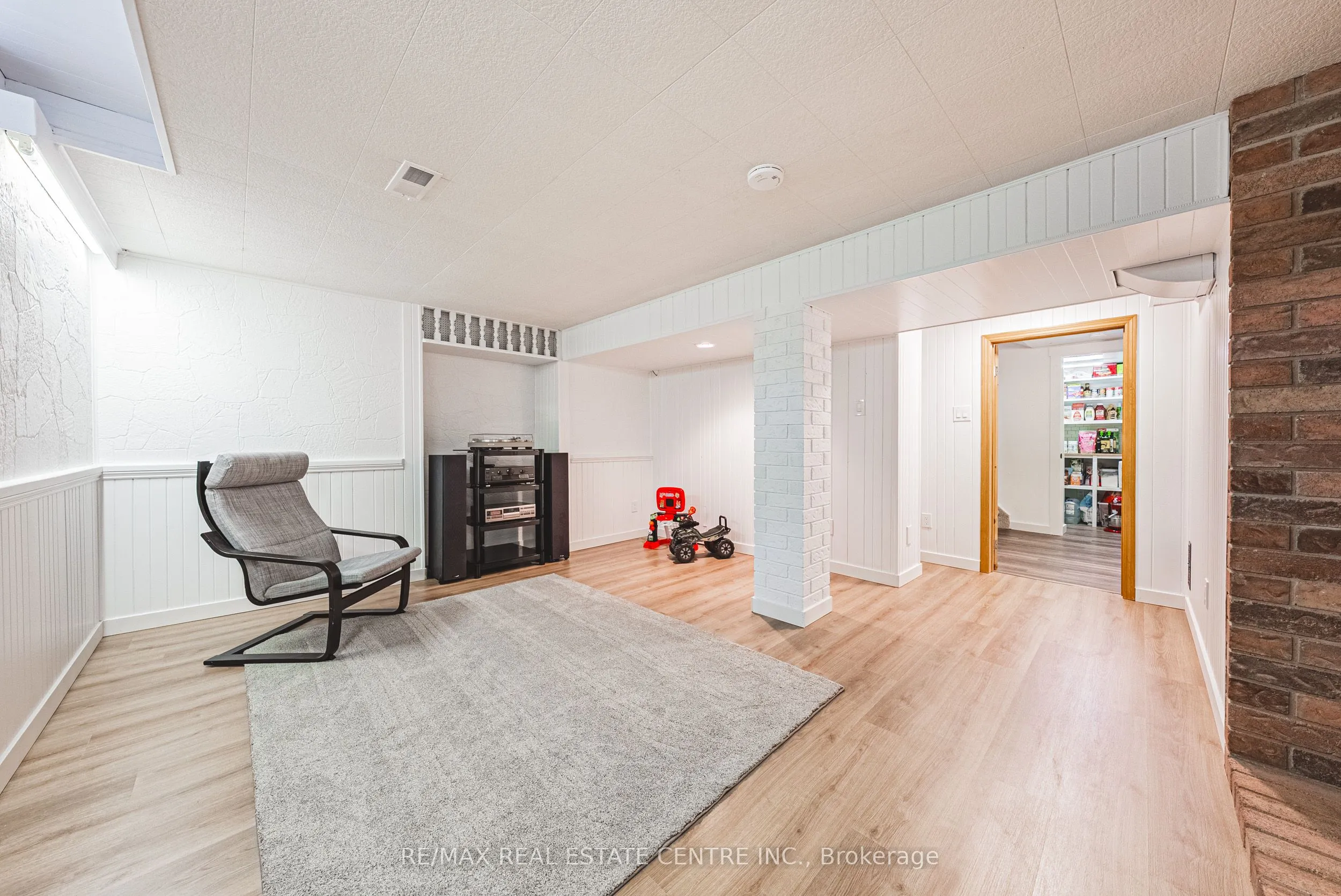 35 Cowan Boulevard