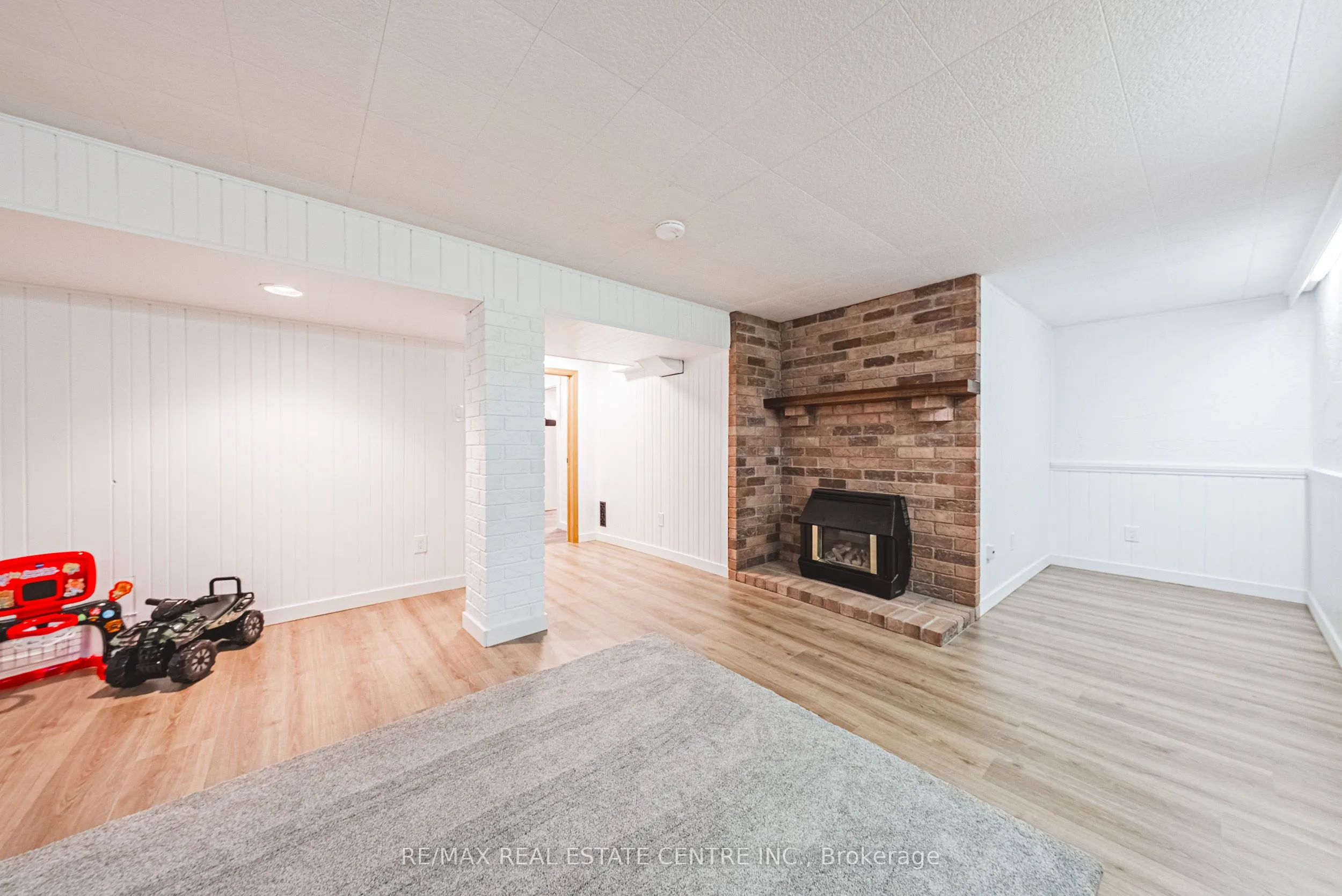 35 Cowan Boulevard