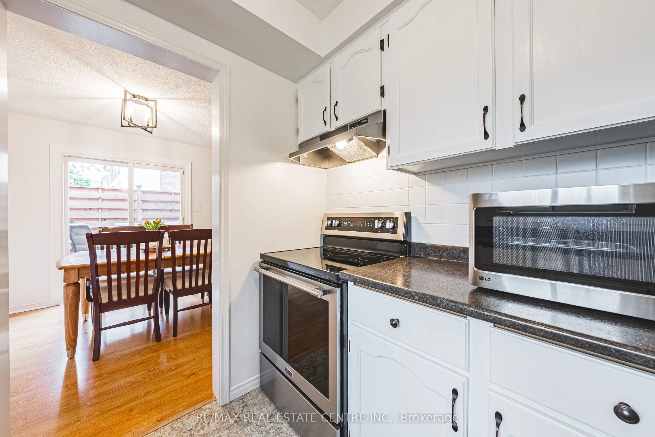 35 Cowan Boulevard