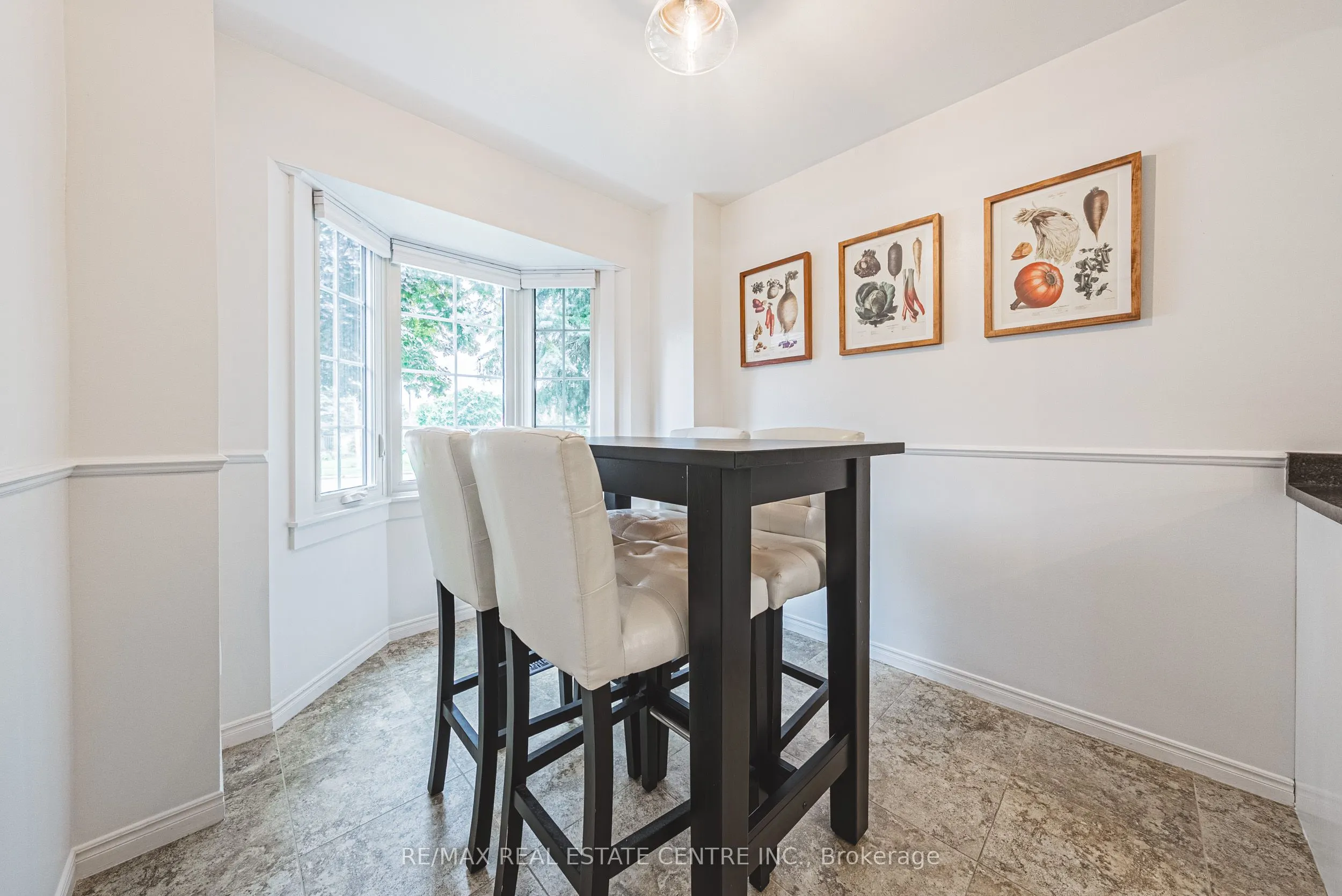 35 Cowan Boulevard