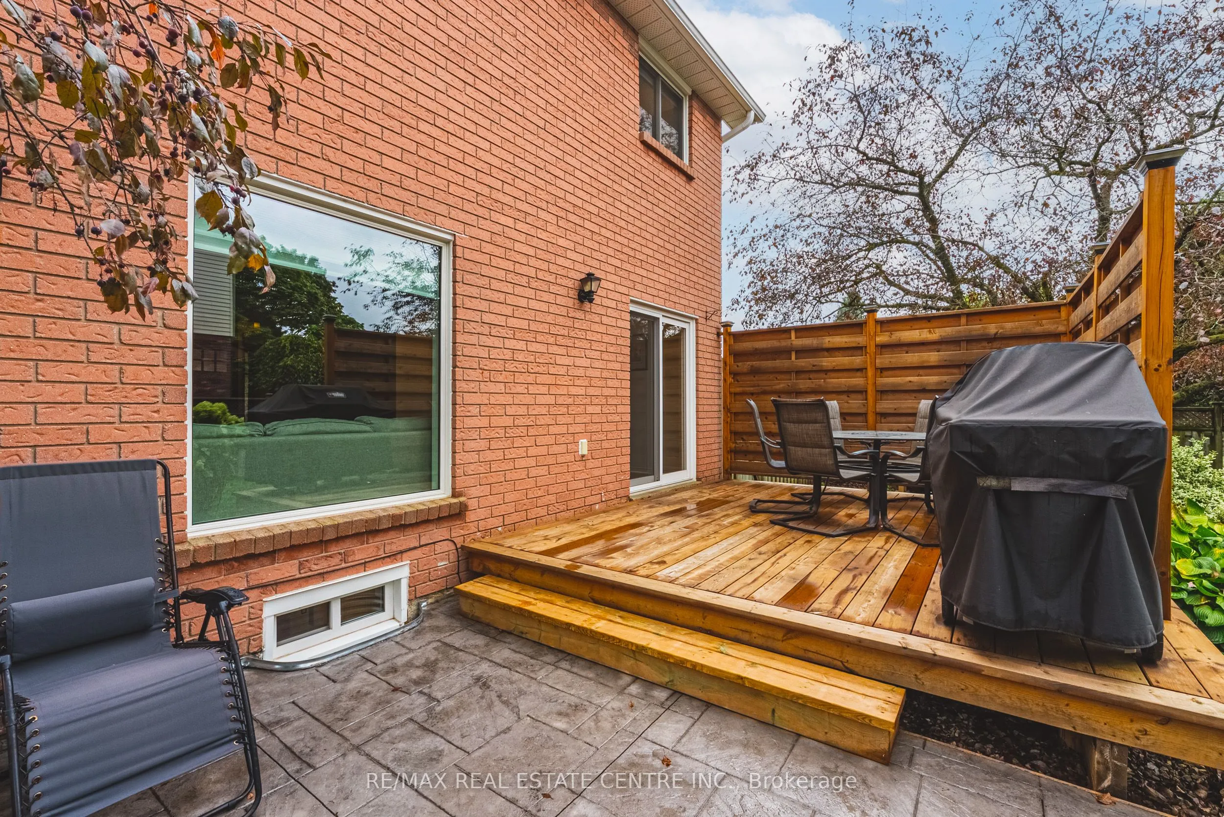 35 Cowan Boulevard