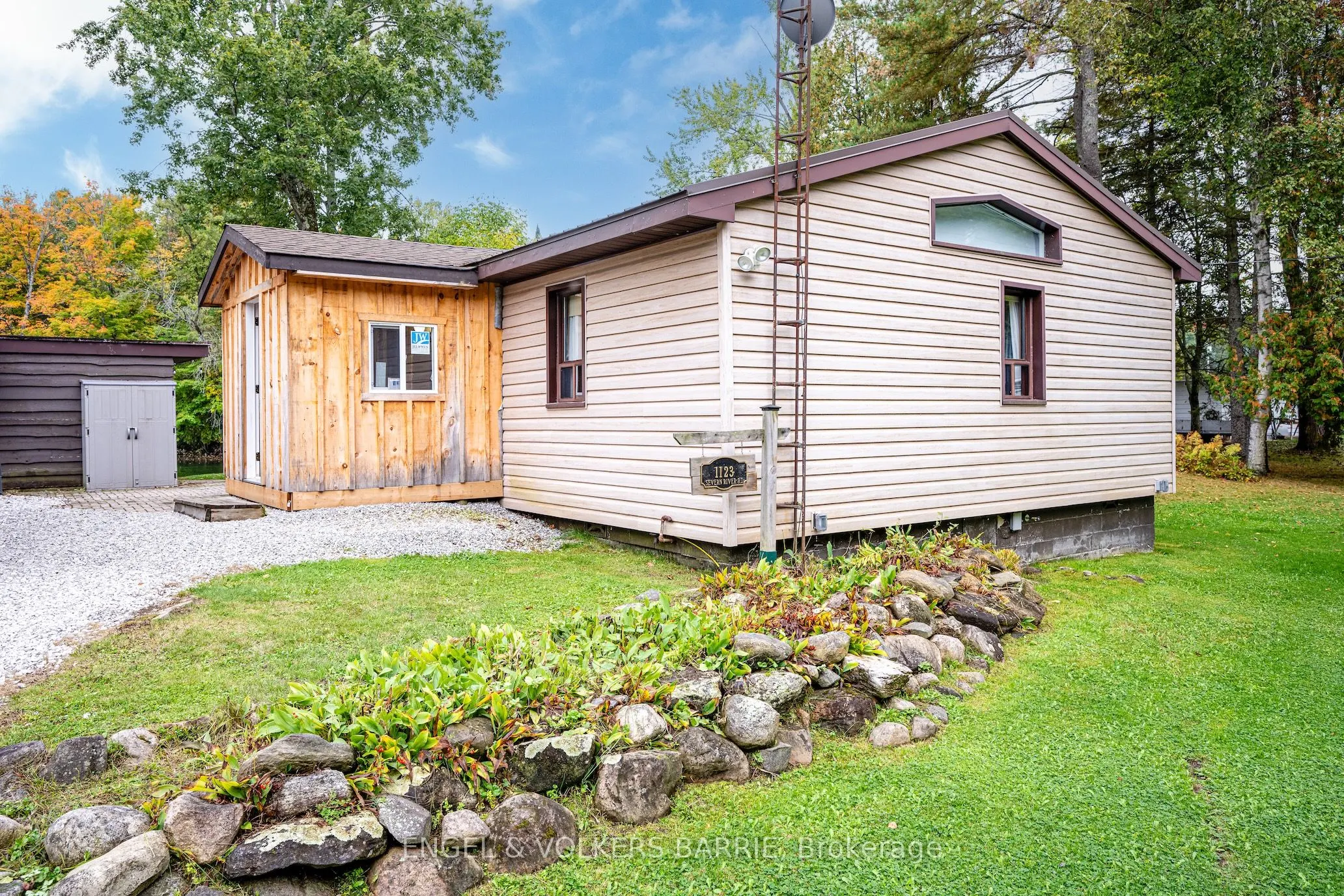 1123 Severn River Road