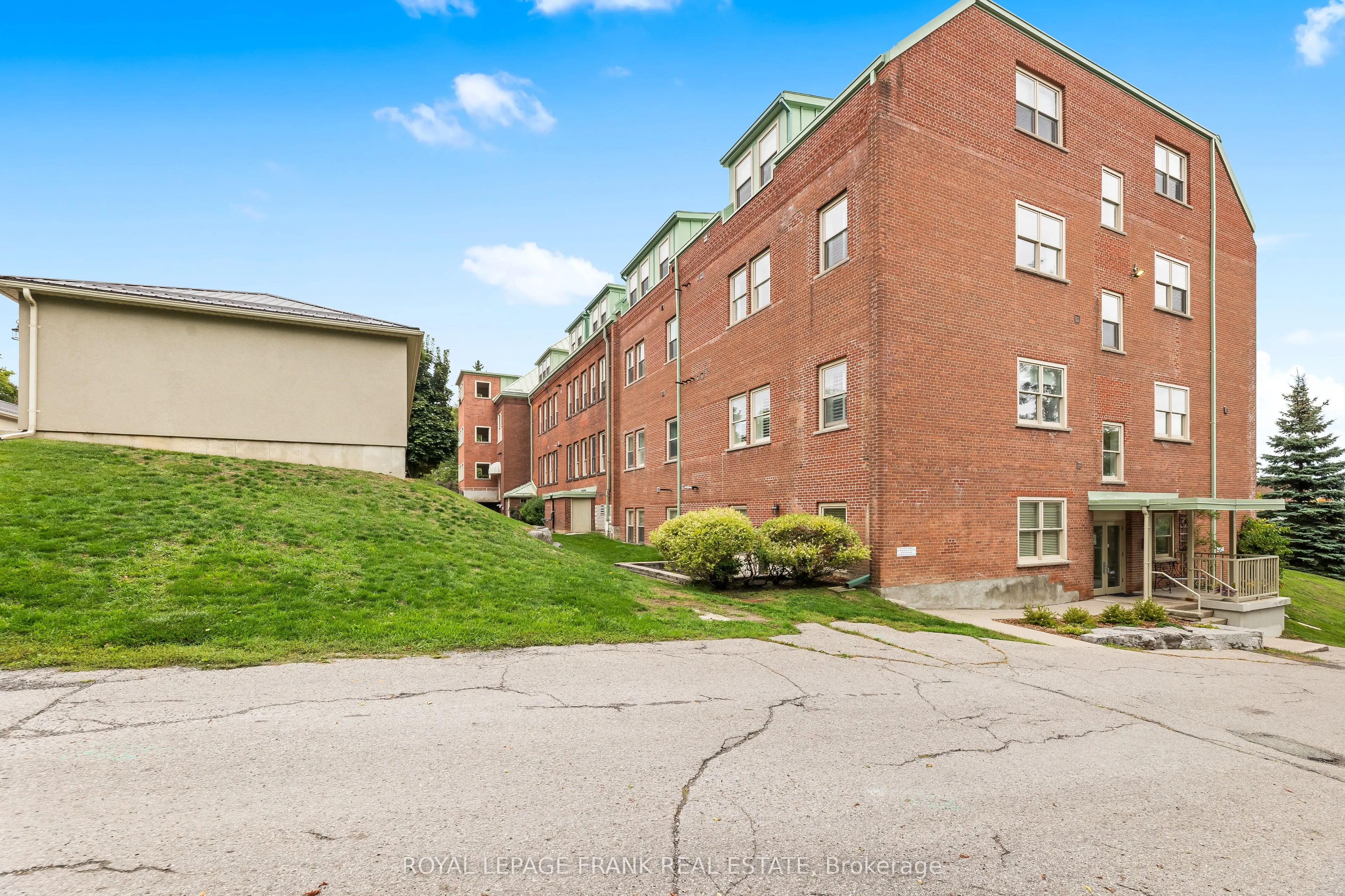 72 Pine Street, #202