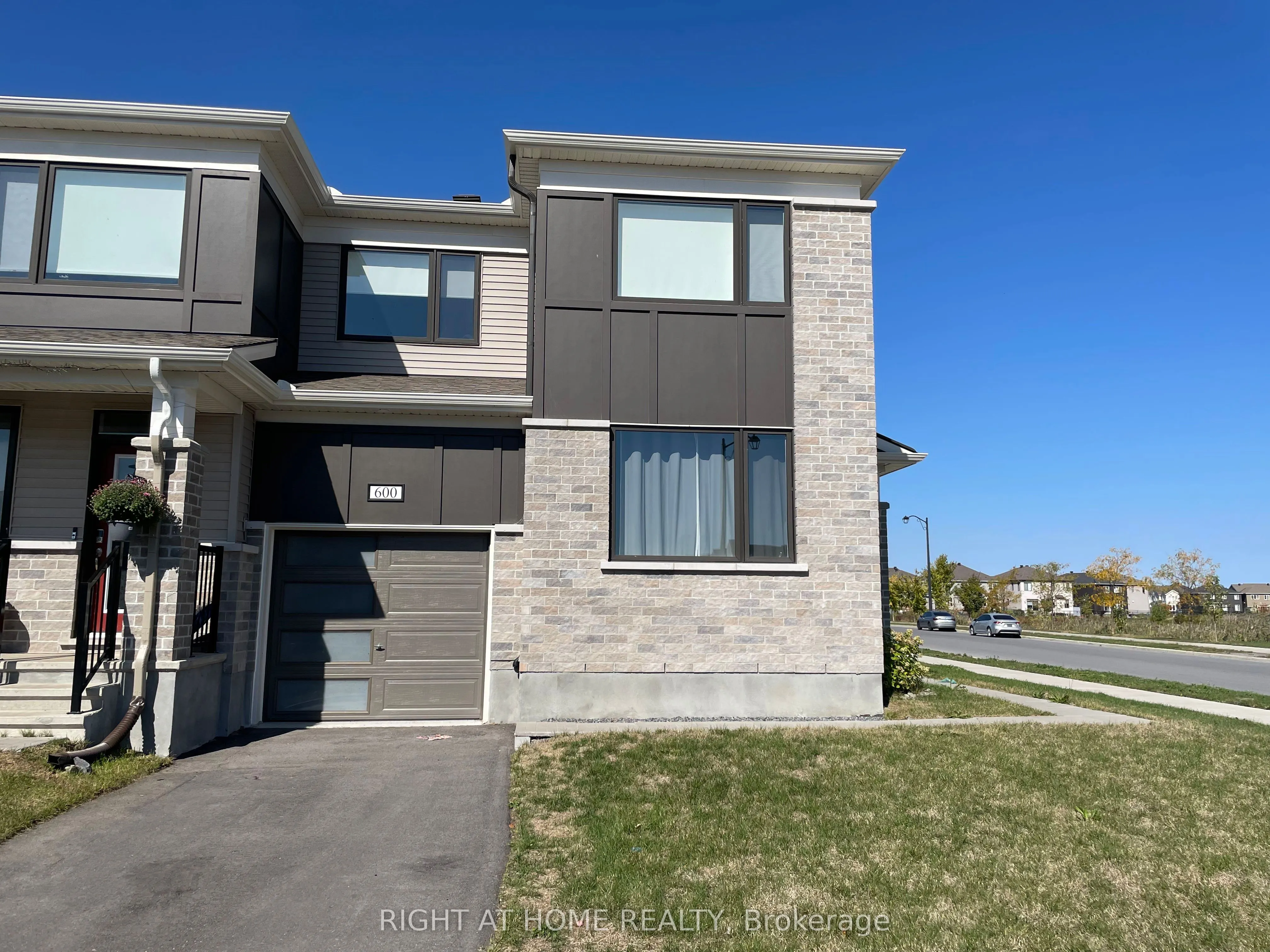 600 Cygnus Street