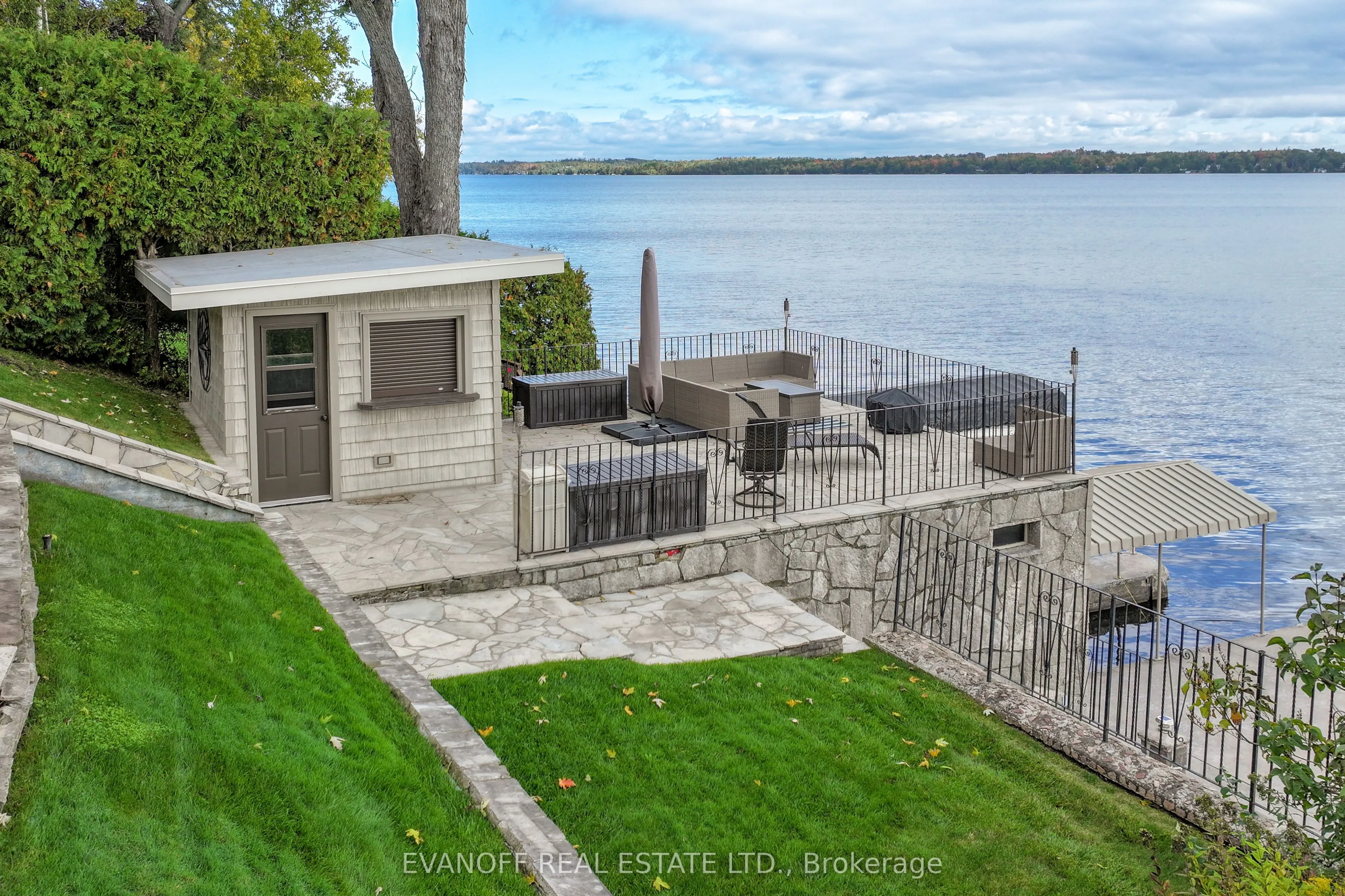 20 Lakeview Park Road