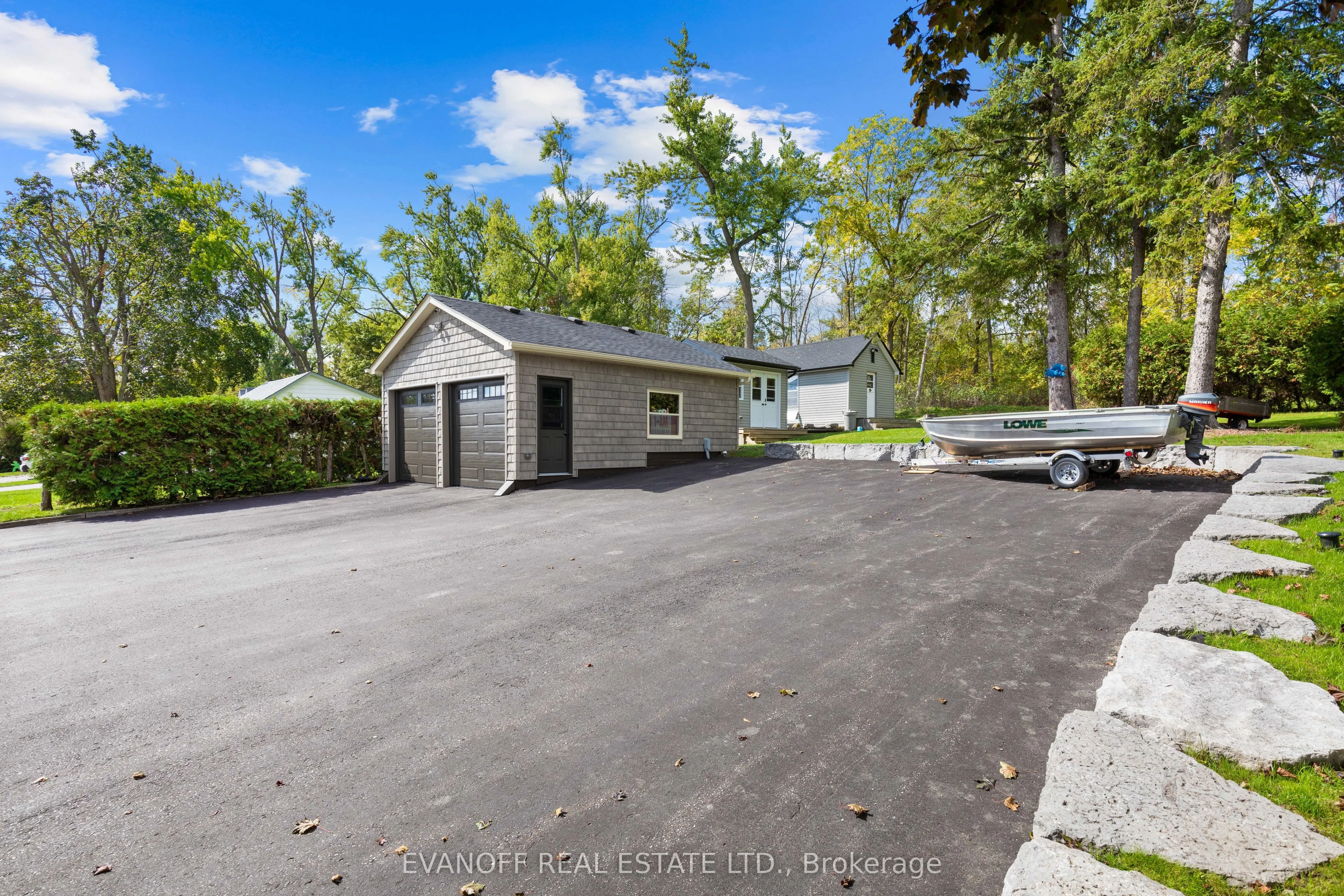 20 Lakeview Park Road